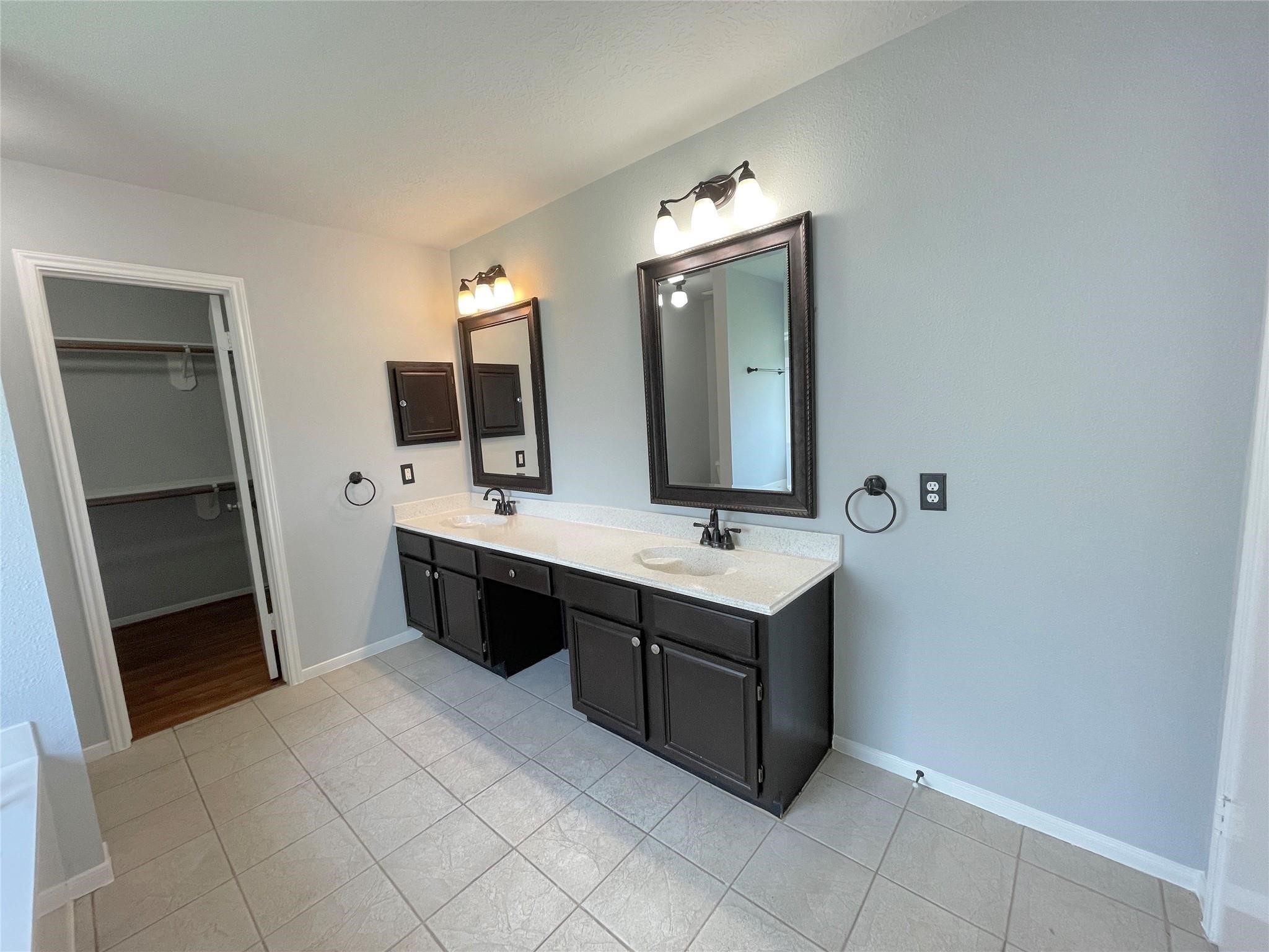 8919 Diamond Lake Lane Property Photo 13