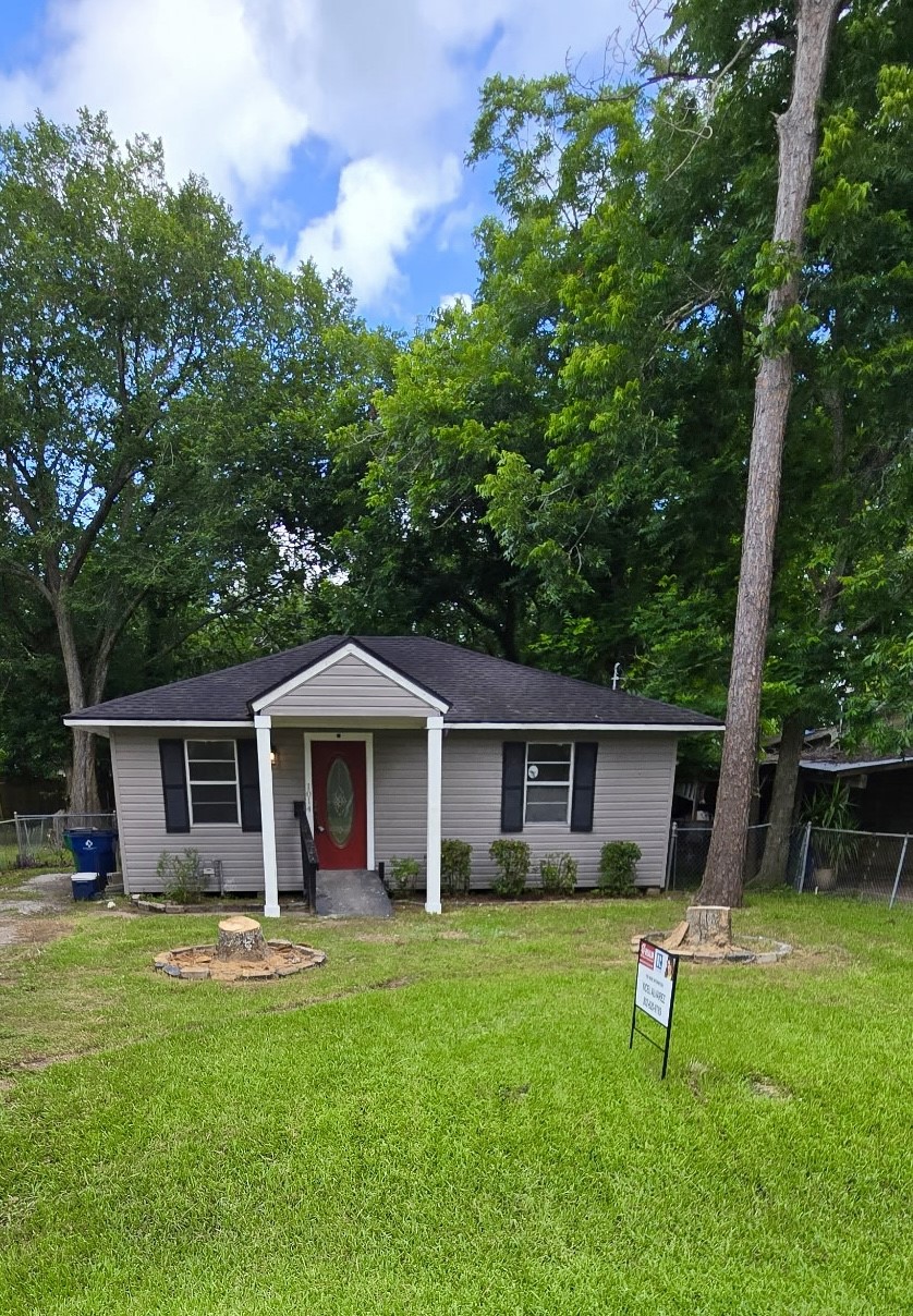 1014 N Arcola Street Property Photo 1