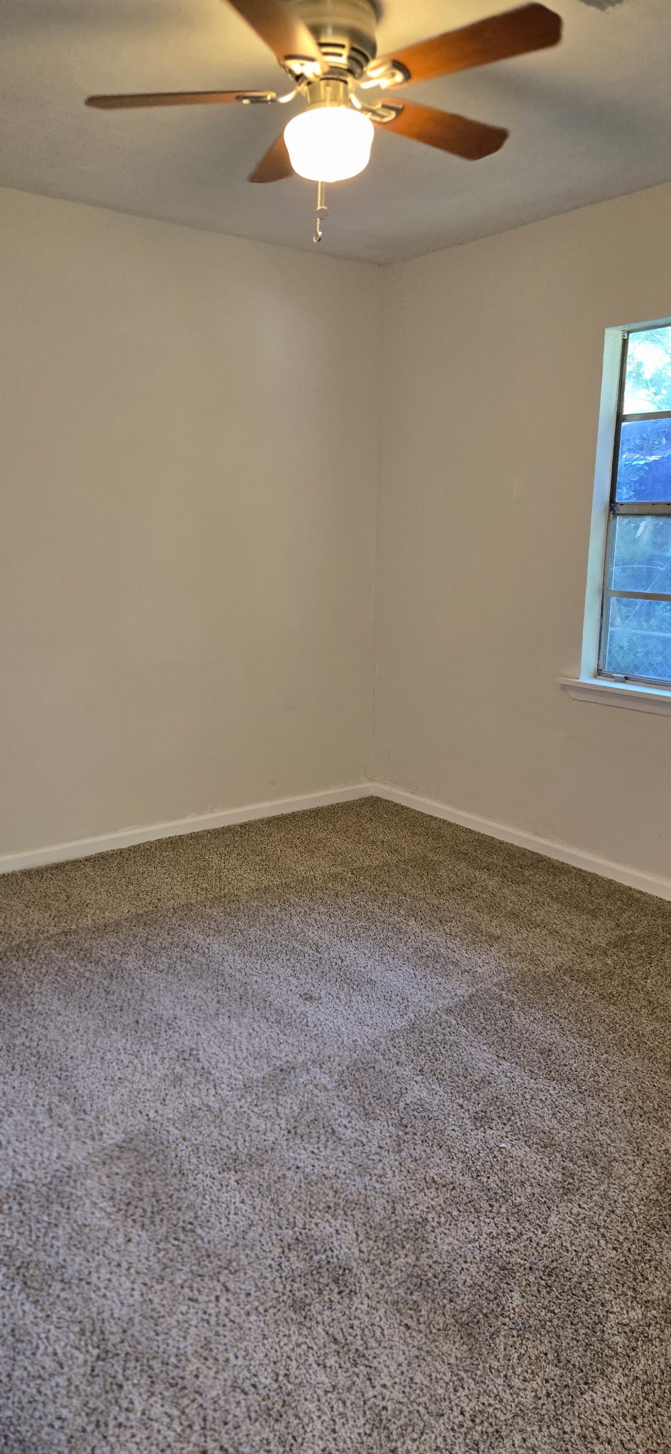 1014 N Arcola Street Property Photo 5