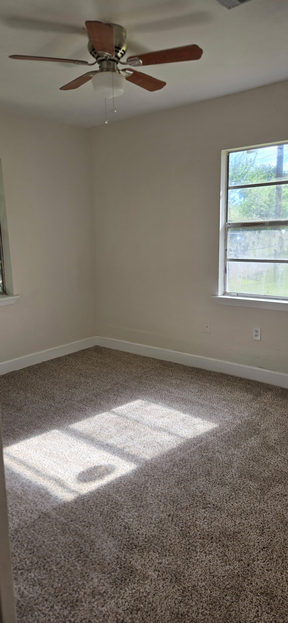 1014 N Arcola Street Property Photo 7