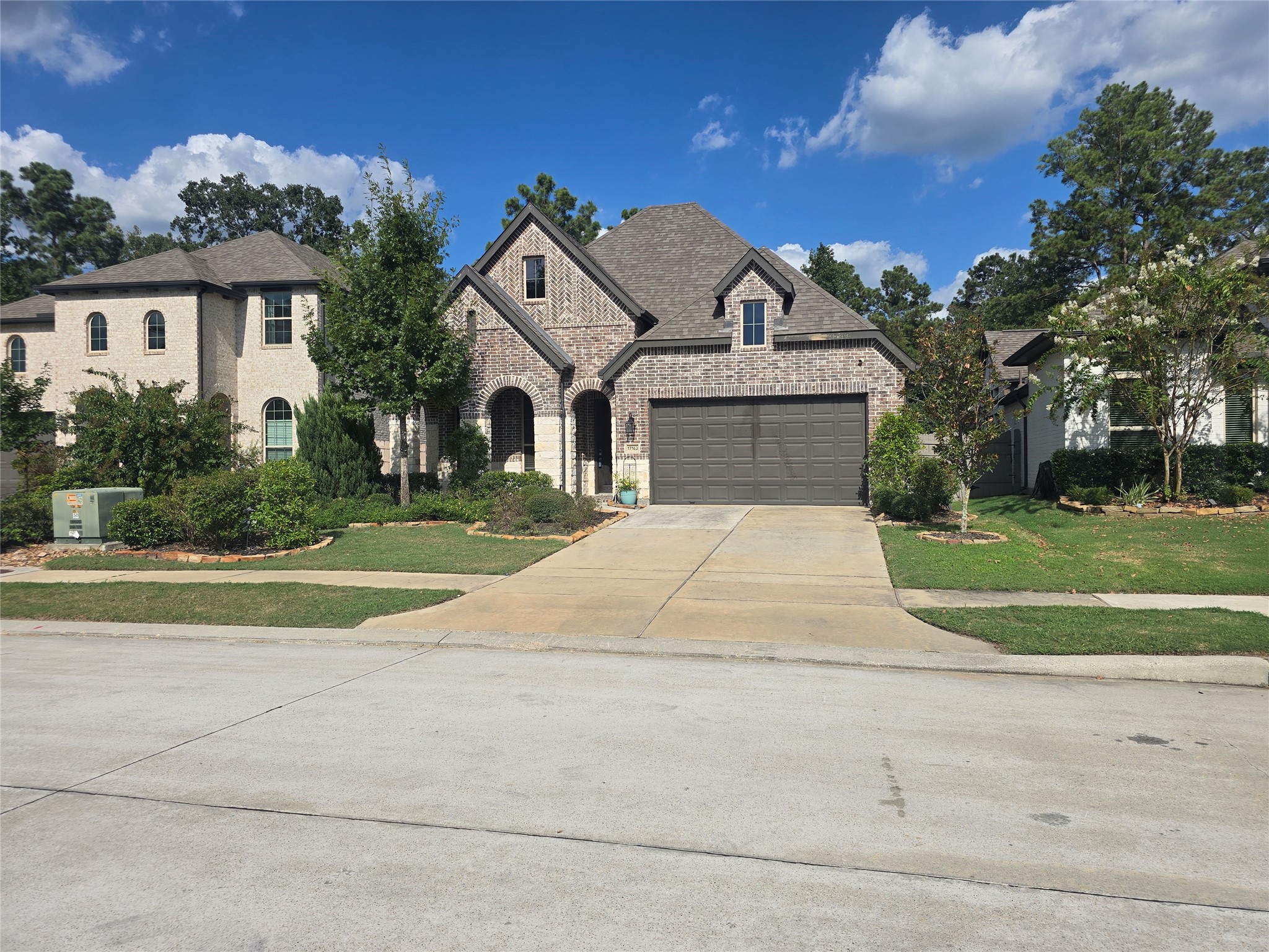17163 Crimson Crest Drive Property Photo 3