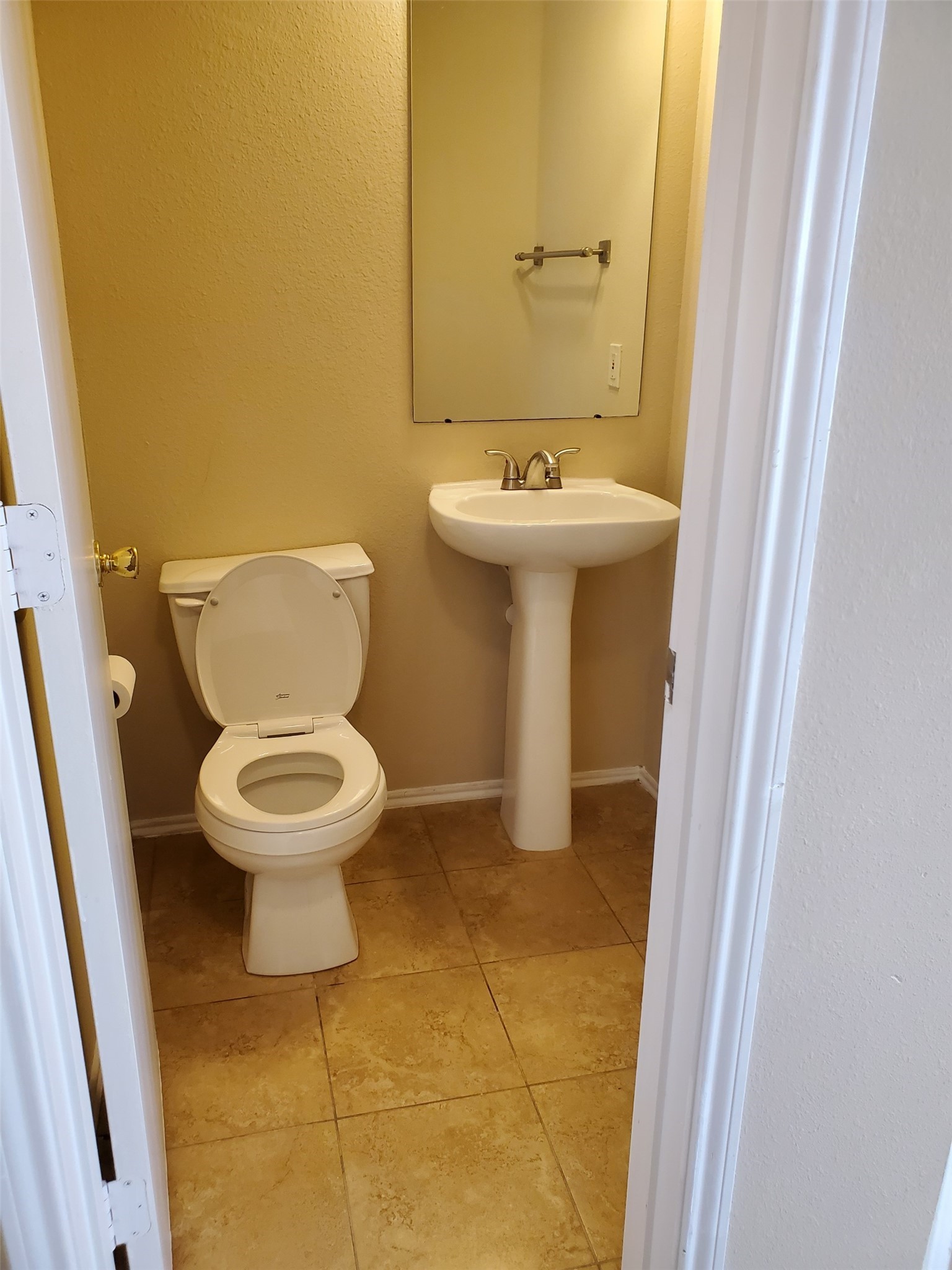 16315 Lynn Crest Court Property Photo 8