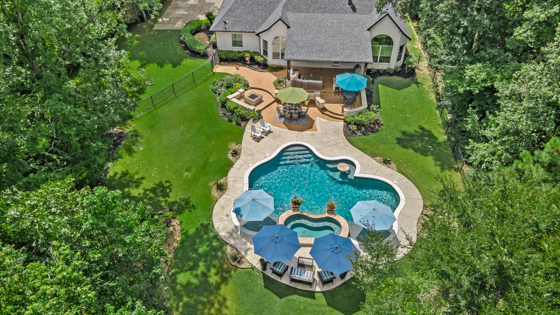 8979 Forest Lake Drive Property Photo 1