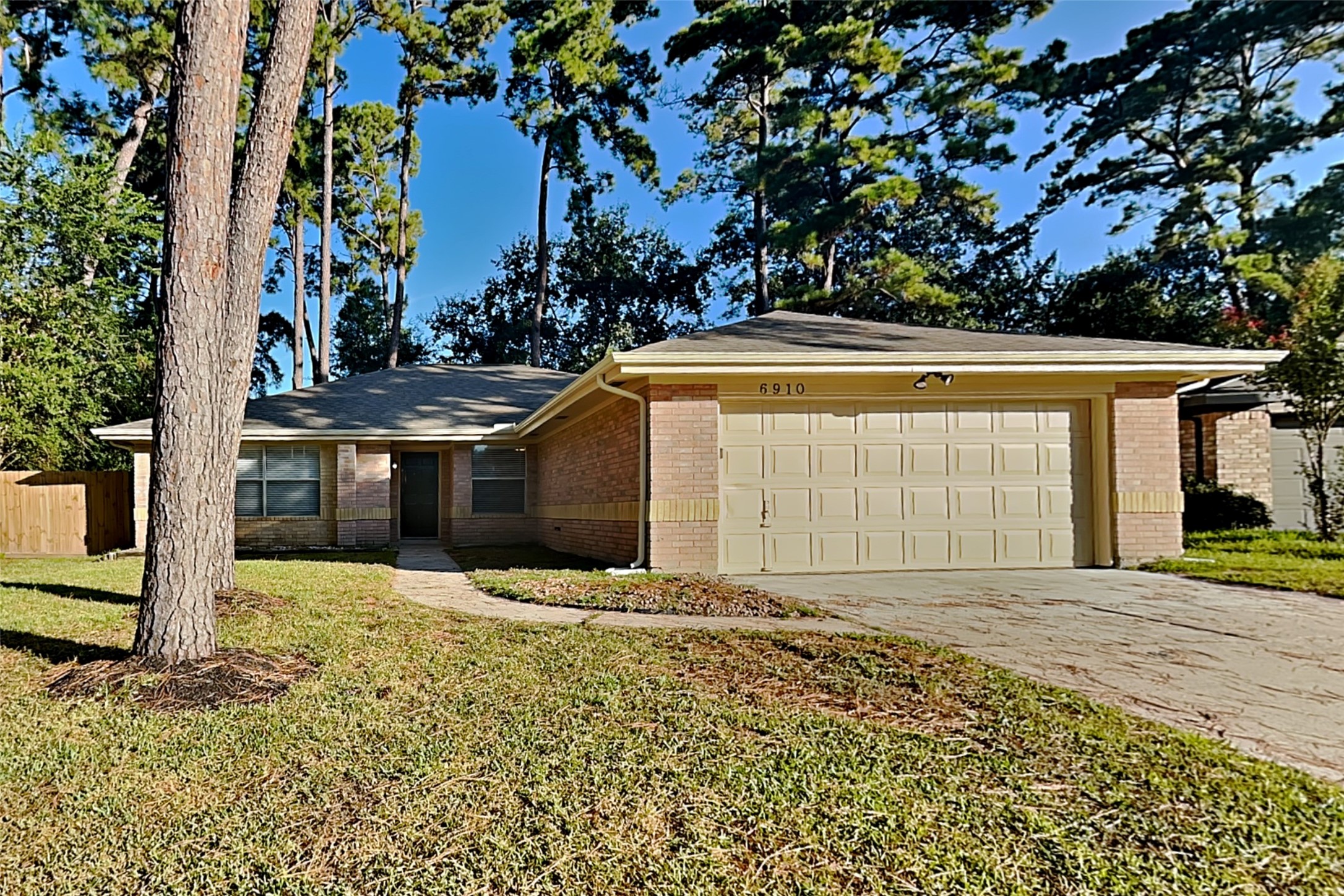 6910 Norvara Trail Property Photo 1
