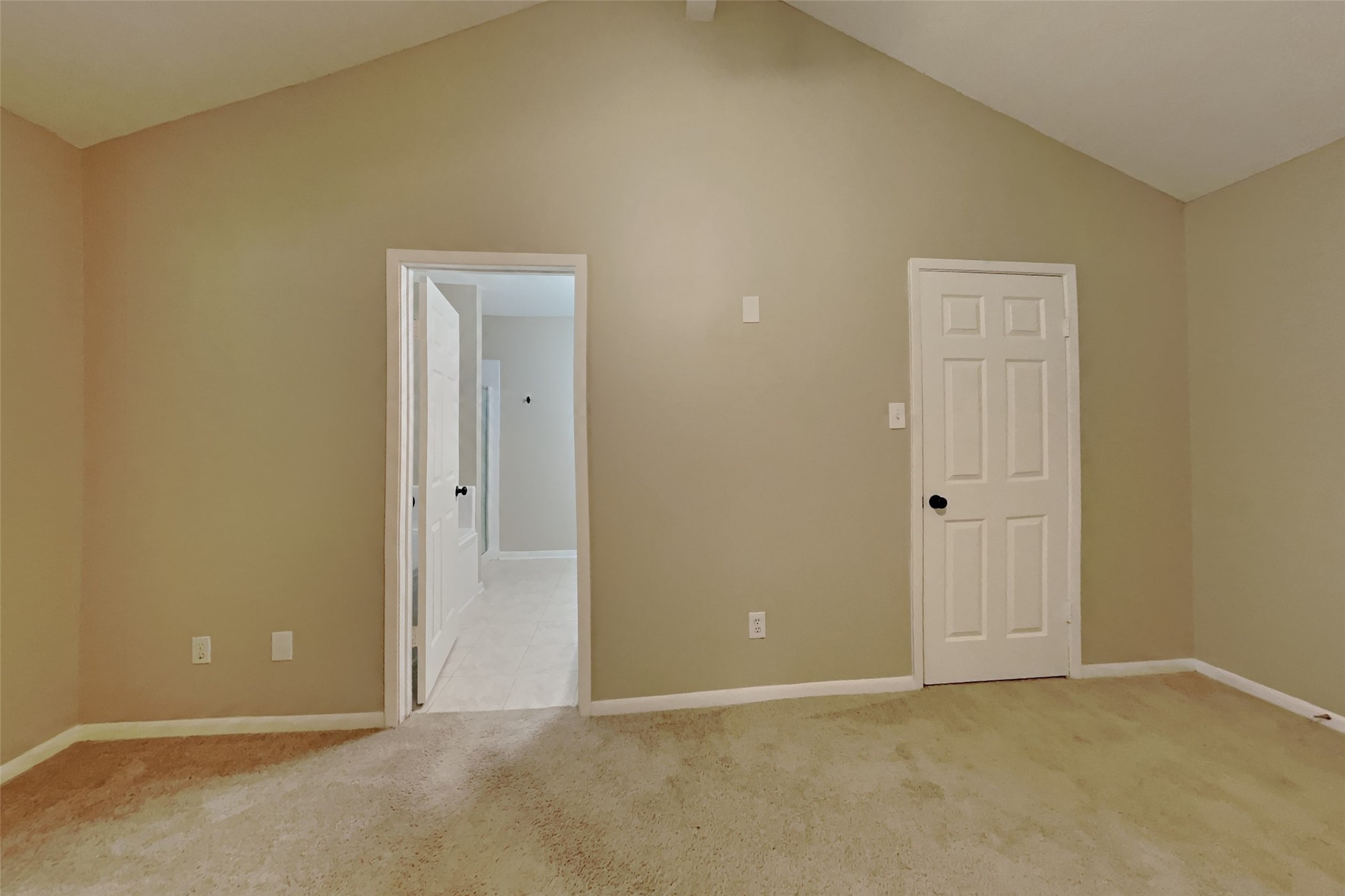 6910 Norvara Trail Property Photo 5