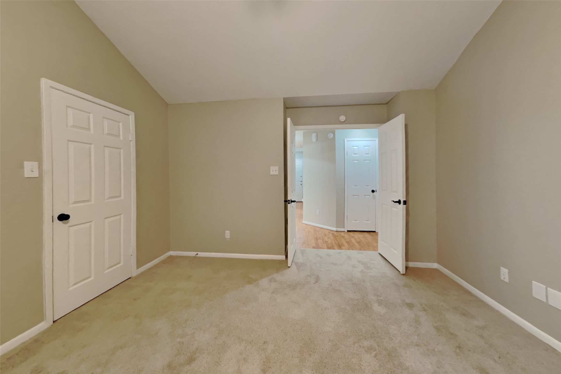 6910 Norvara Trail Property Photo 7