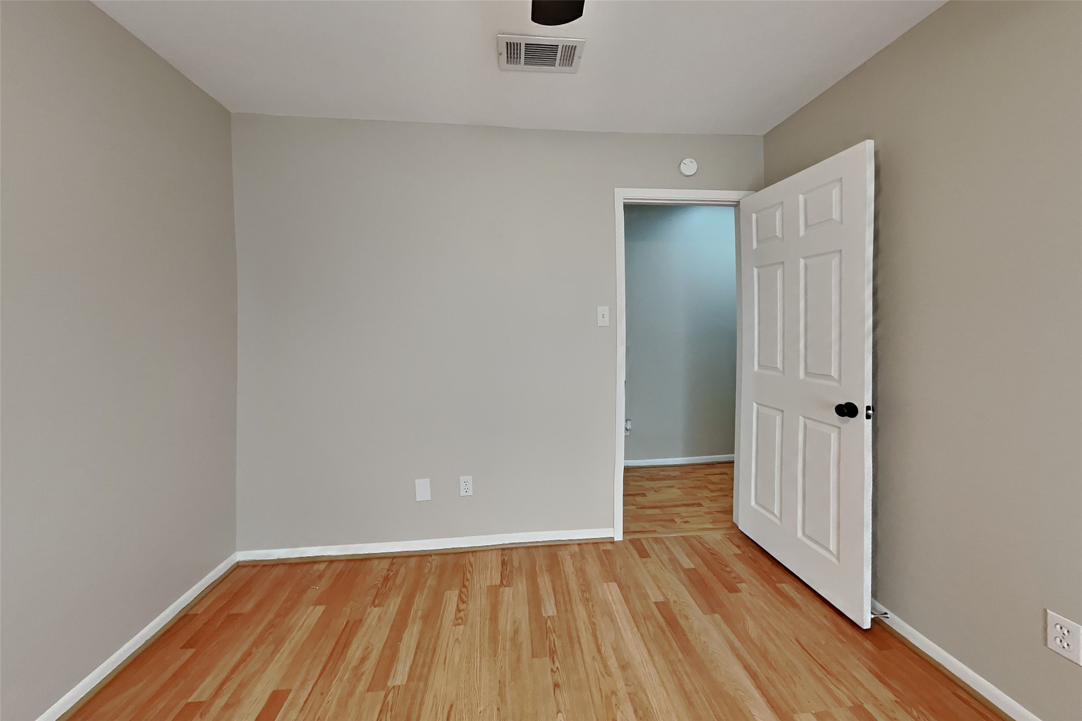 6910 Norvara Trail Property Photo 11
