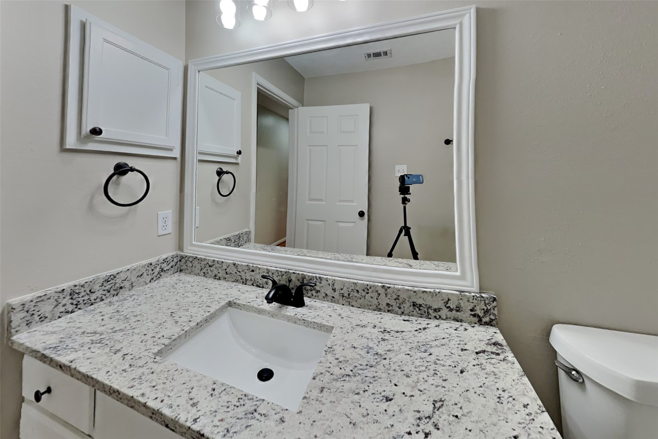 6910 Norvara Trail Property Photo 15