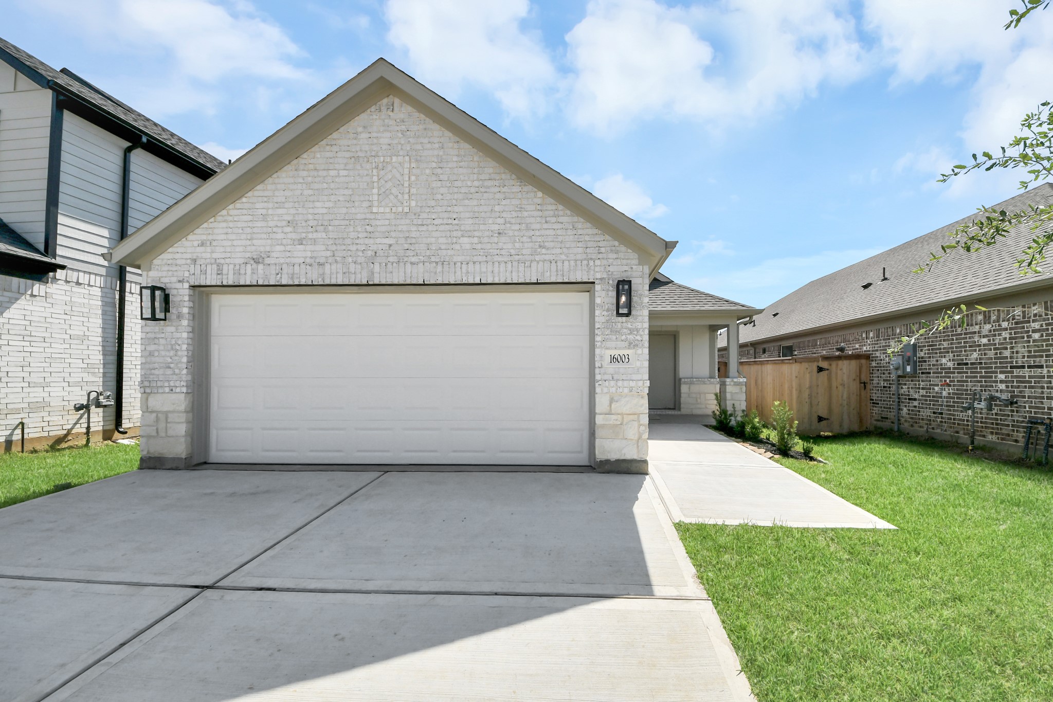 16003 Sycamore Maple Lane Property Photo 3