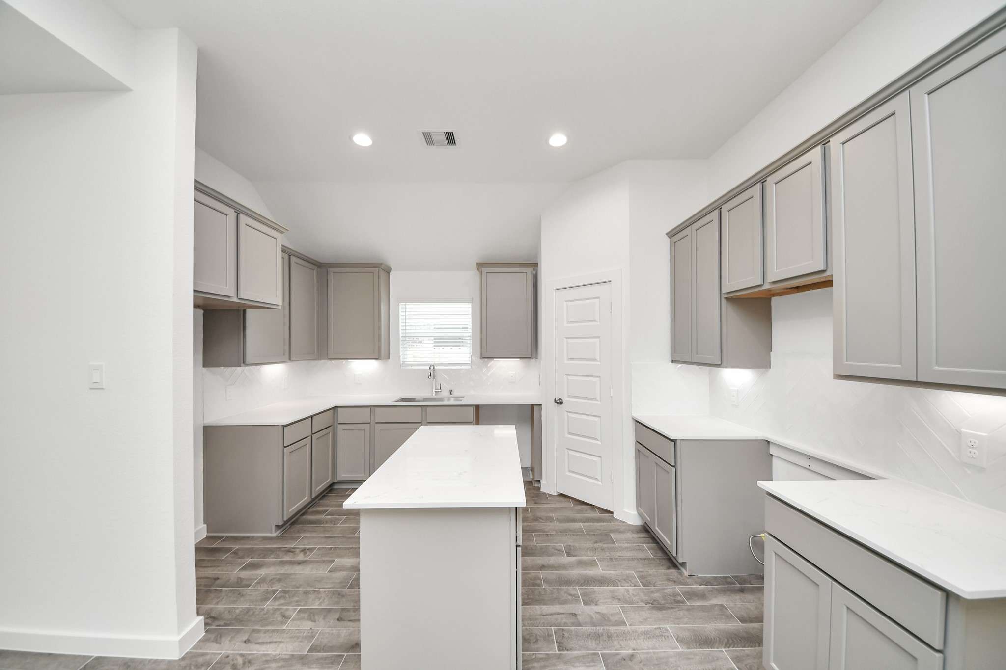 16003 Sycamore Maple Lane Property Photo 10
