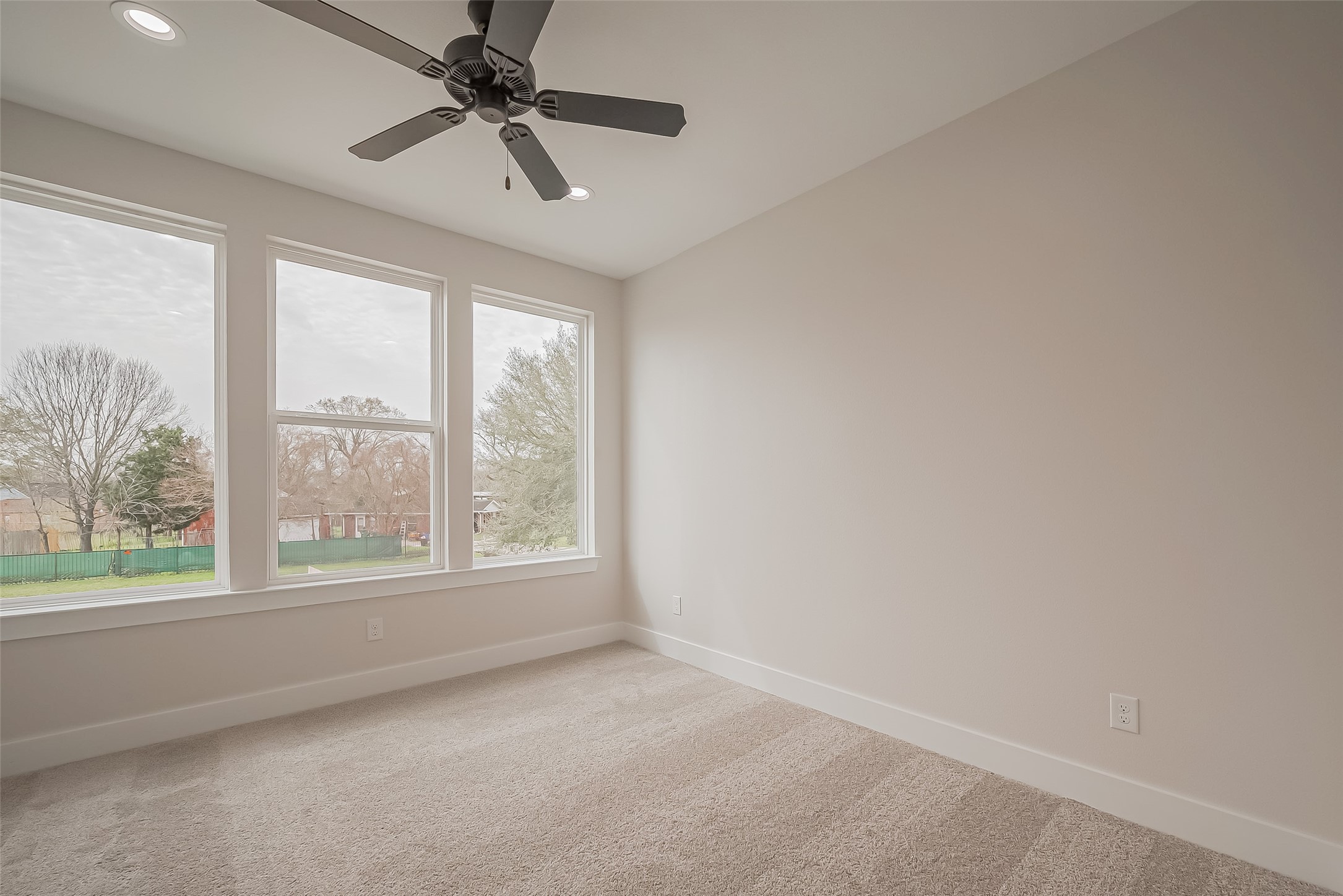 918 Saint Clair Street B Property Photo 23