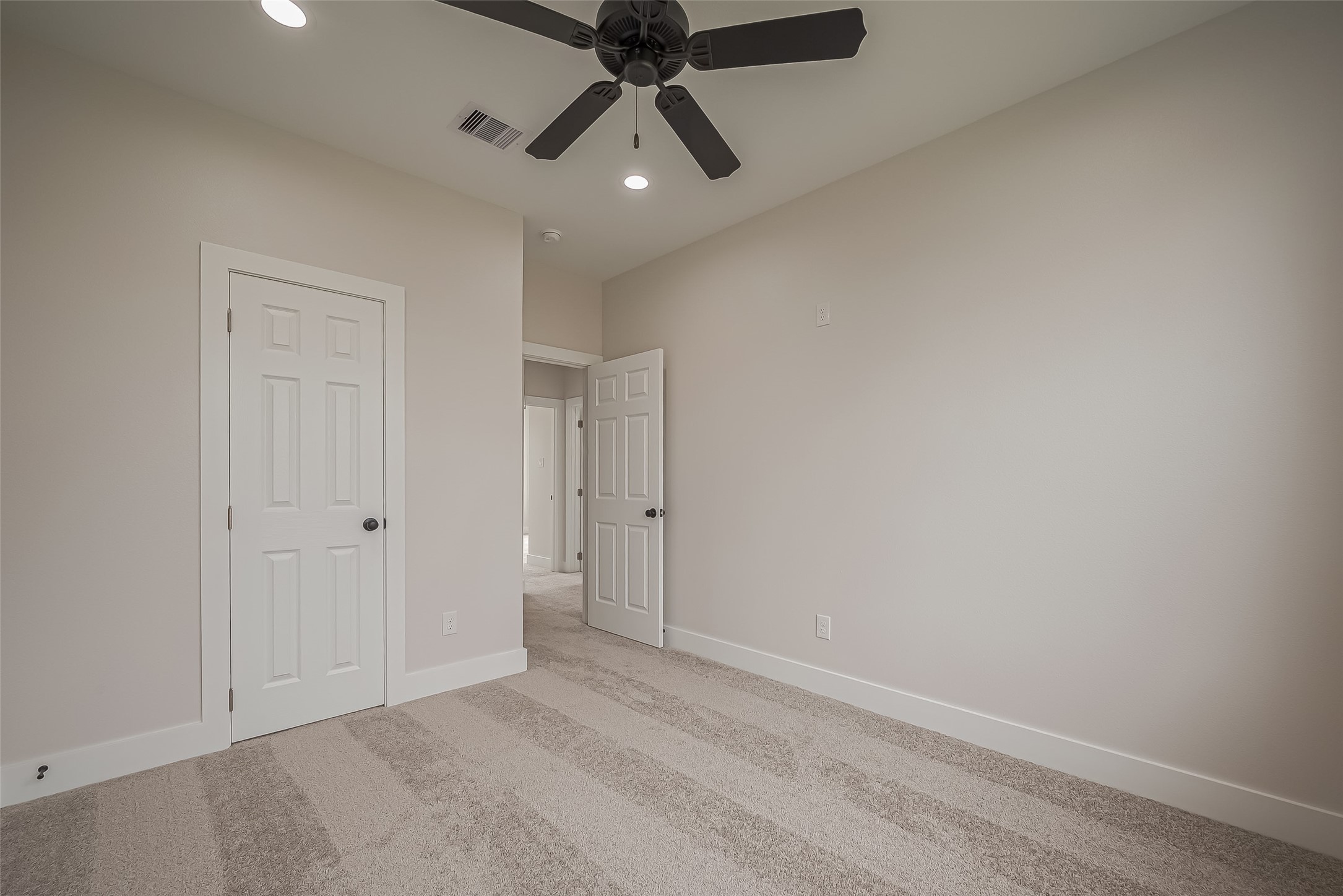 918 Saint Clair Street B Property Photo 31