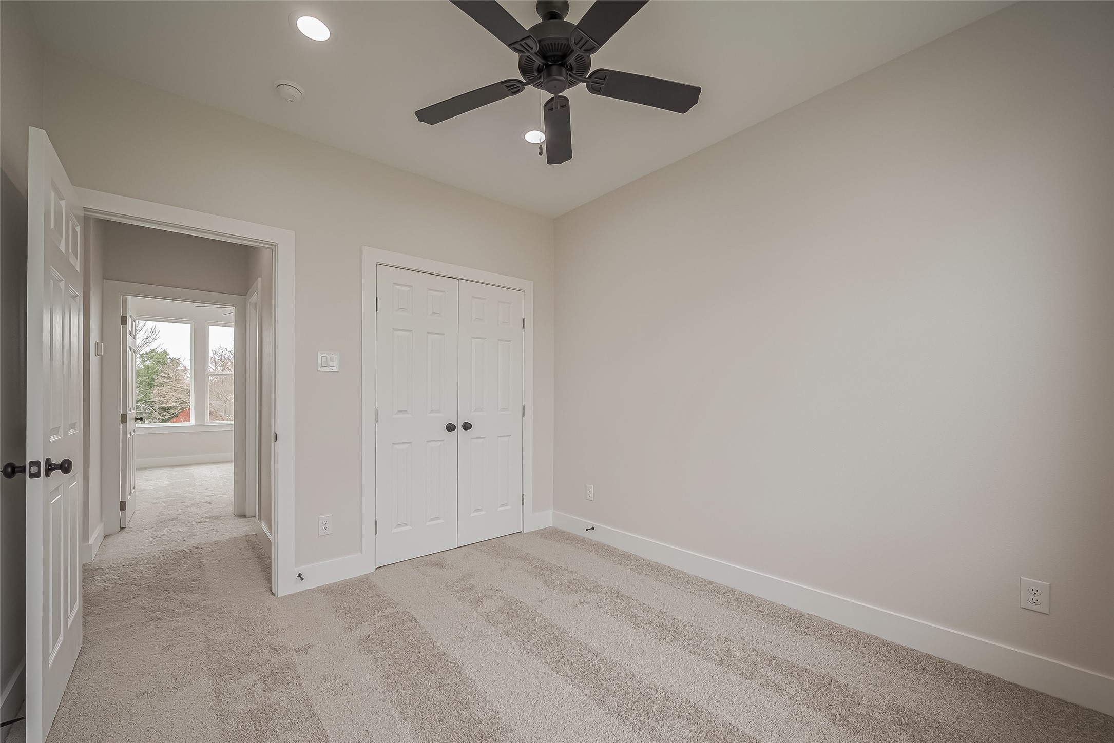 918 Saint Clair Street B Property Photo 34