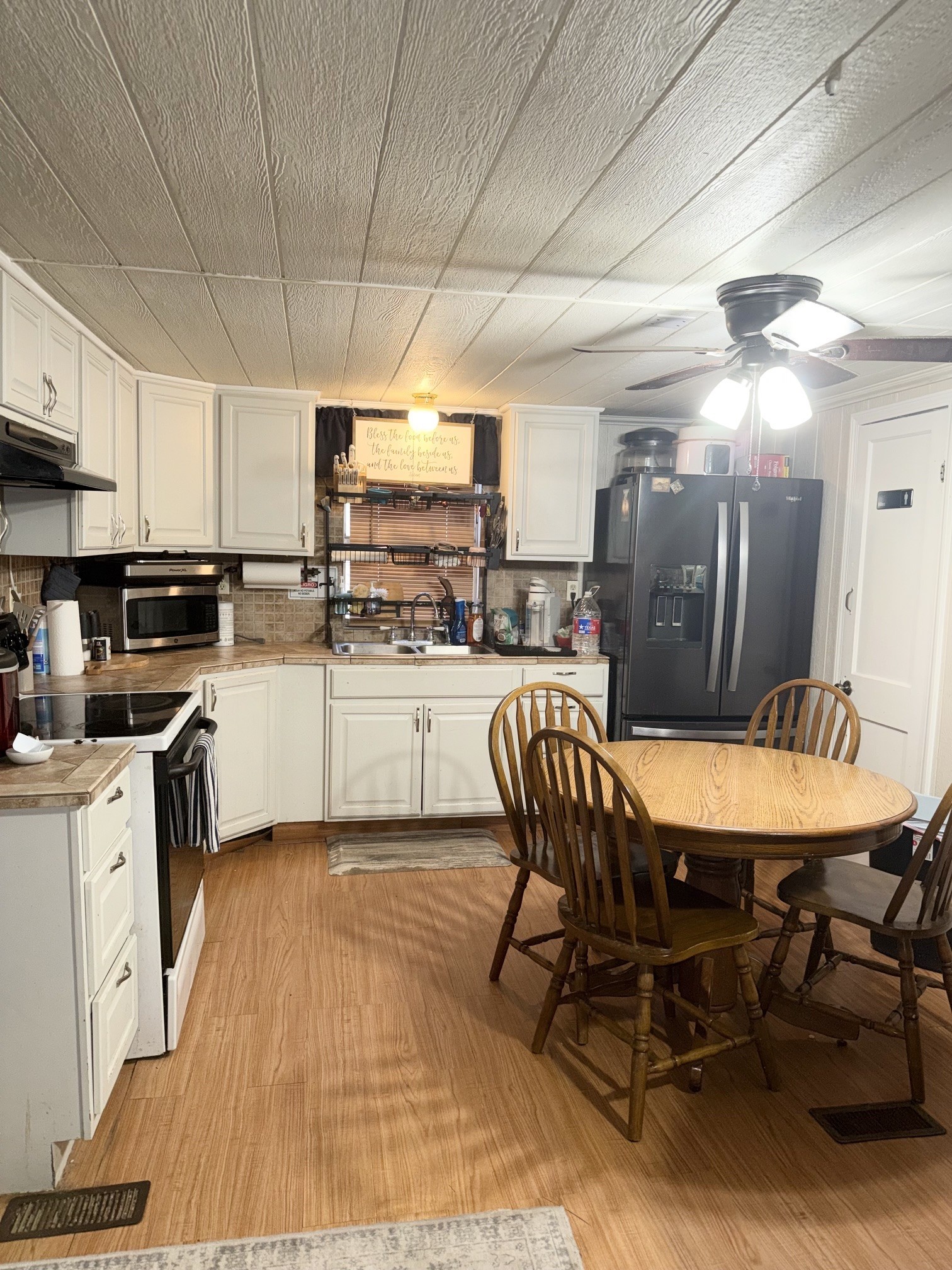 1555 Channel Drive Property Photo 18