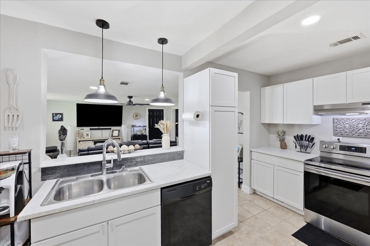 2509 Avenue D Property Photo 5