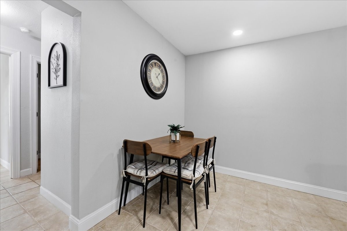 2509 Avenue D Property Photo 9