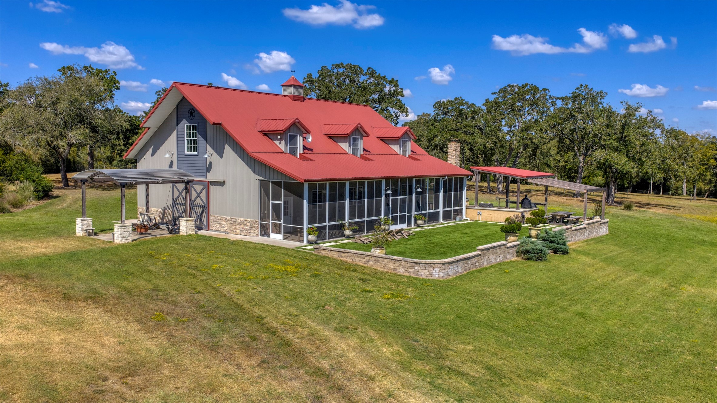 5960 Schoenau Road Property Photo 4