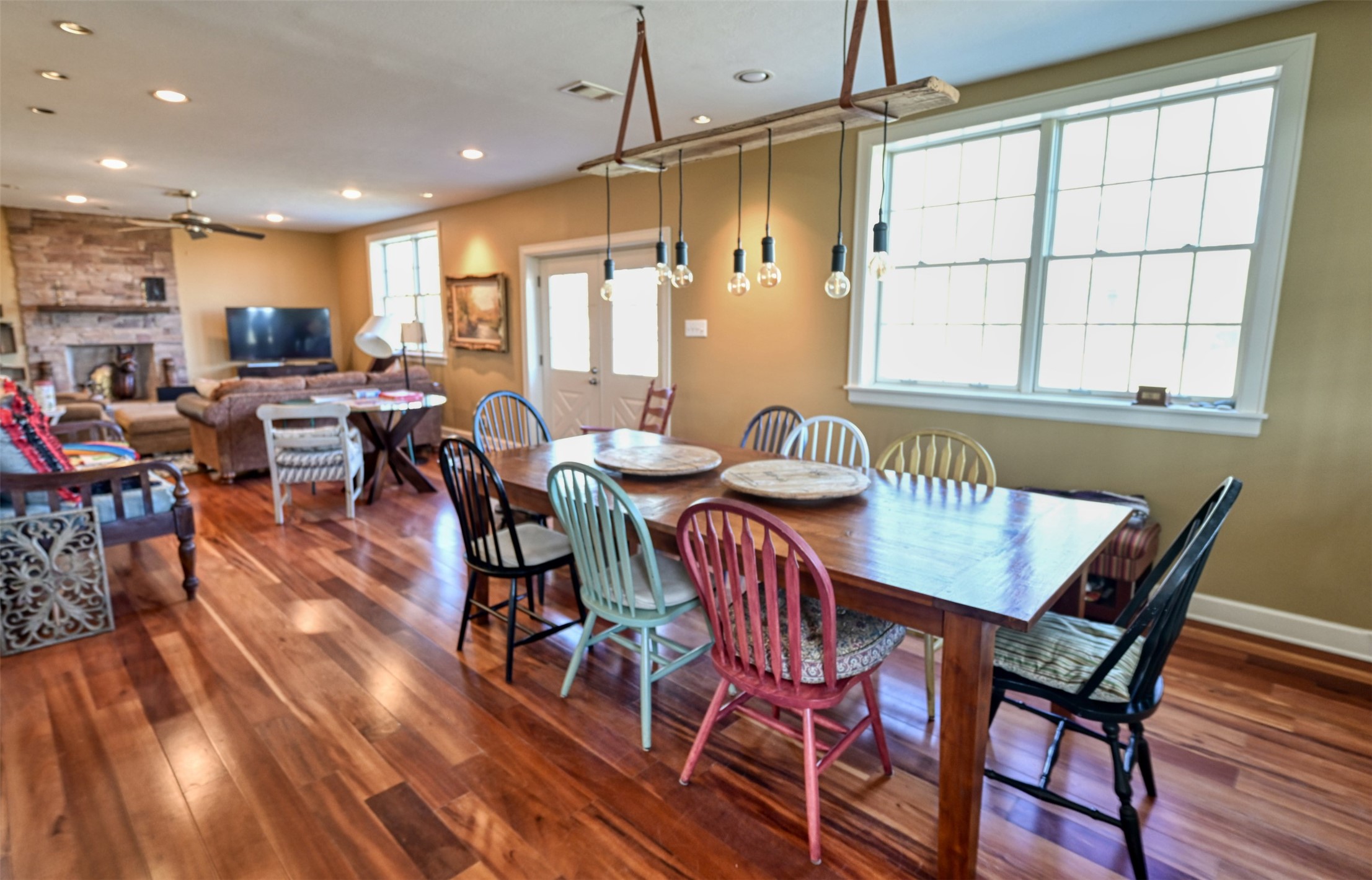 5960 Schoenau Road Property Photo 10