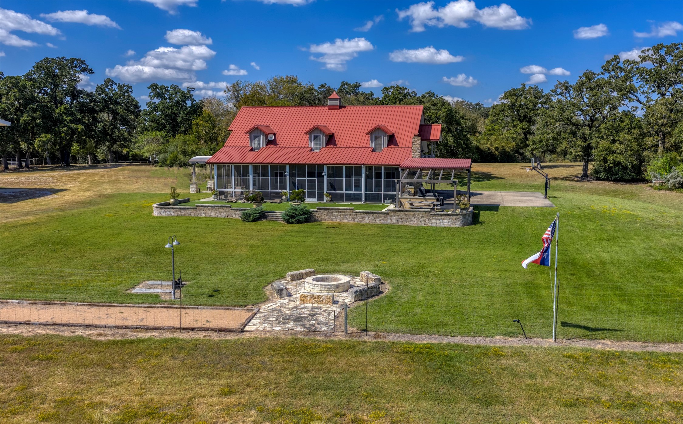 5960 Schoenau Road Property Photo 19