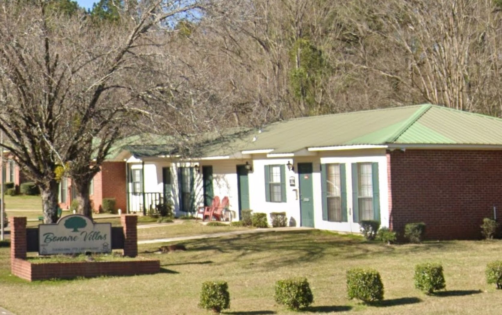 4191 Broad St Property Photo 1