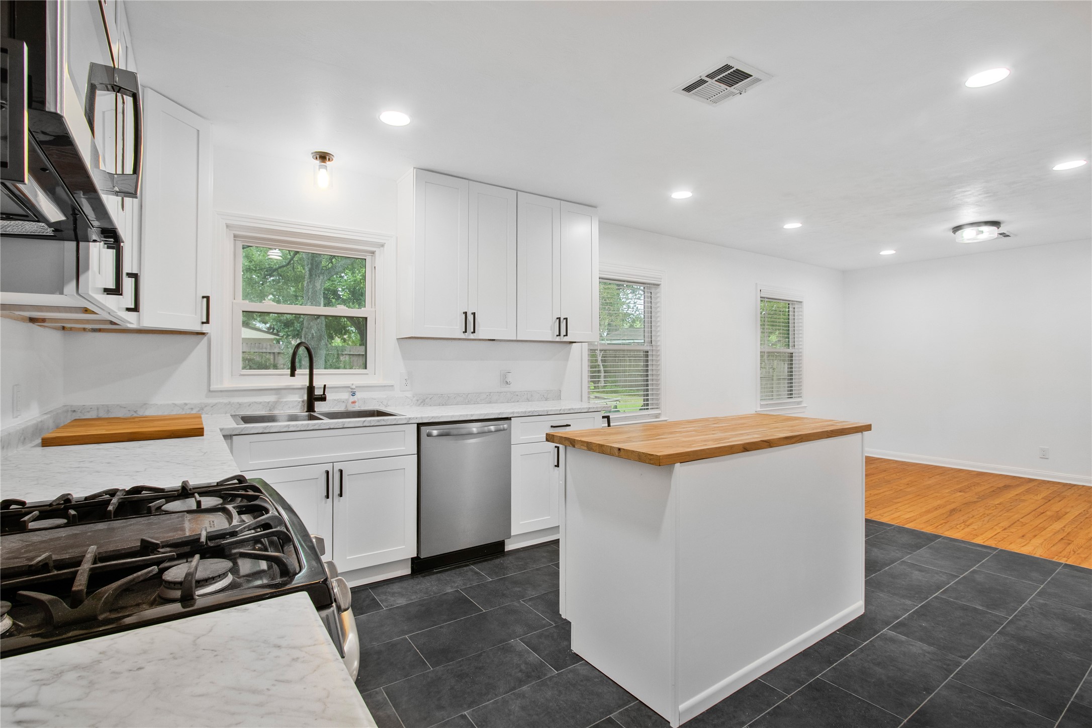 1506 14th Avenue N Property Photo 18