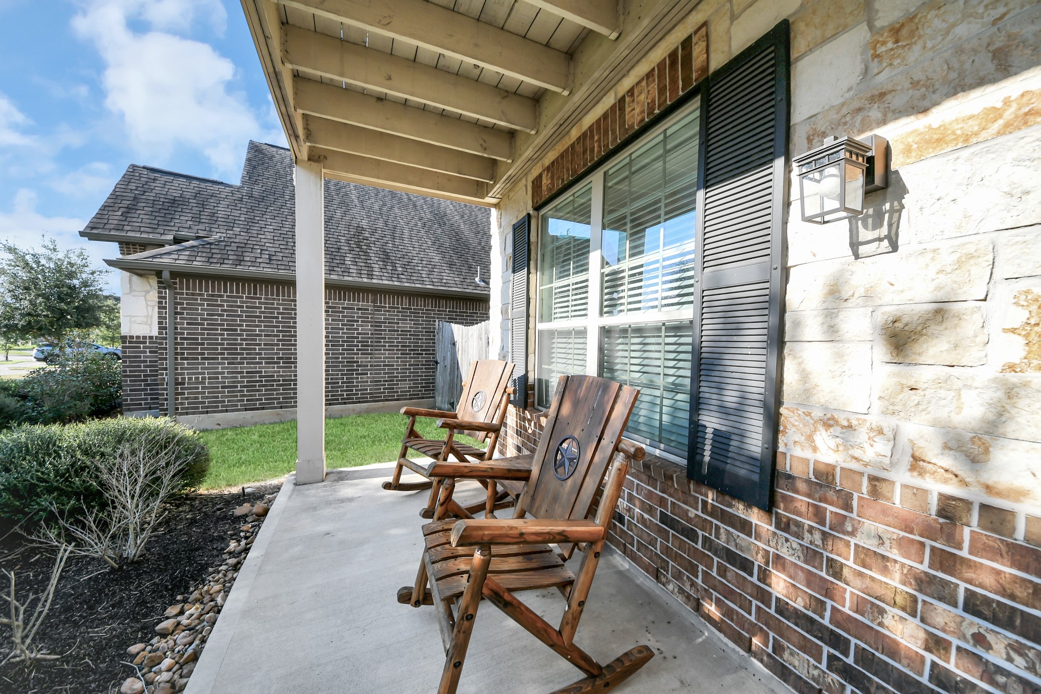 2406 Shoal Valley Lane Property Photo 9