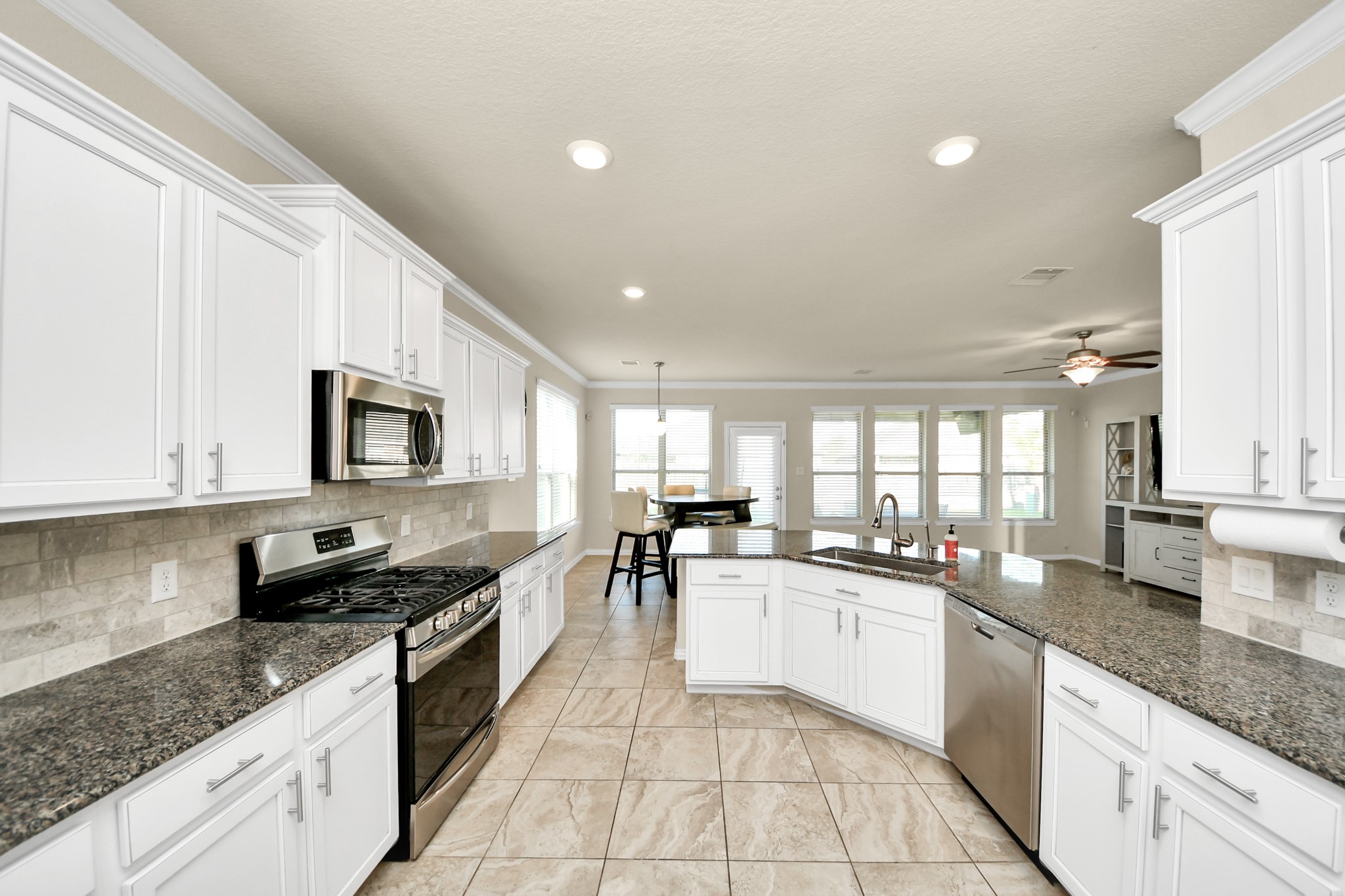 2406 Shoal Valley Lane Property Photo 17