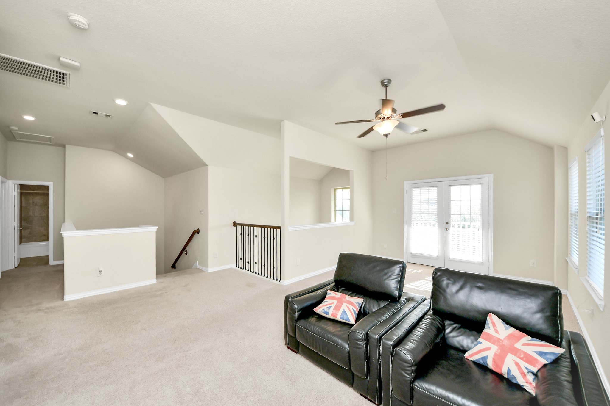 2406 Shoal Valley Lane Property Photo 32