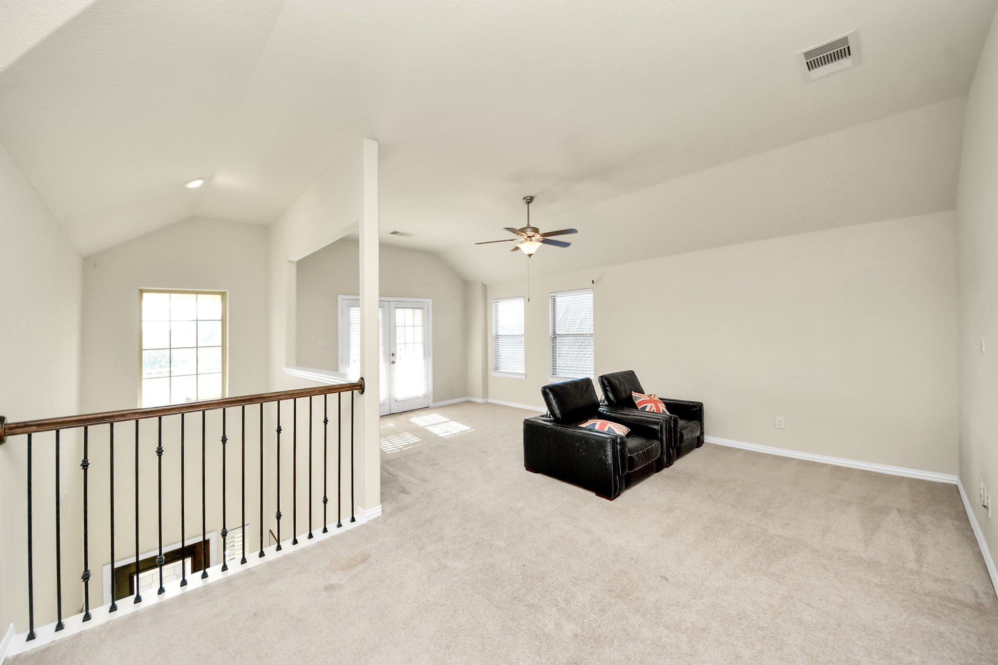 2406 Shoal Valley Lane Property Photo 34