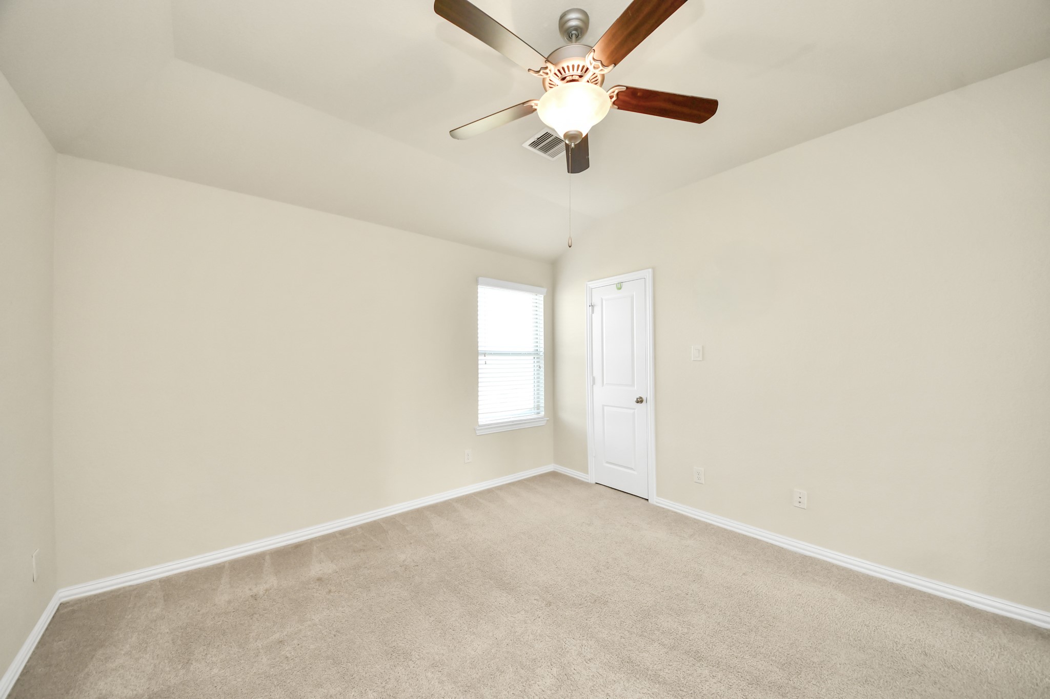 2406 Shoal Valley Lane Property Photo 35