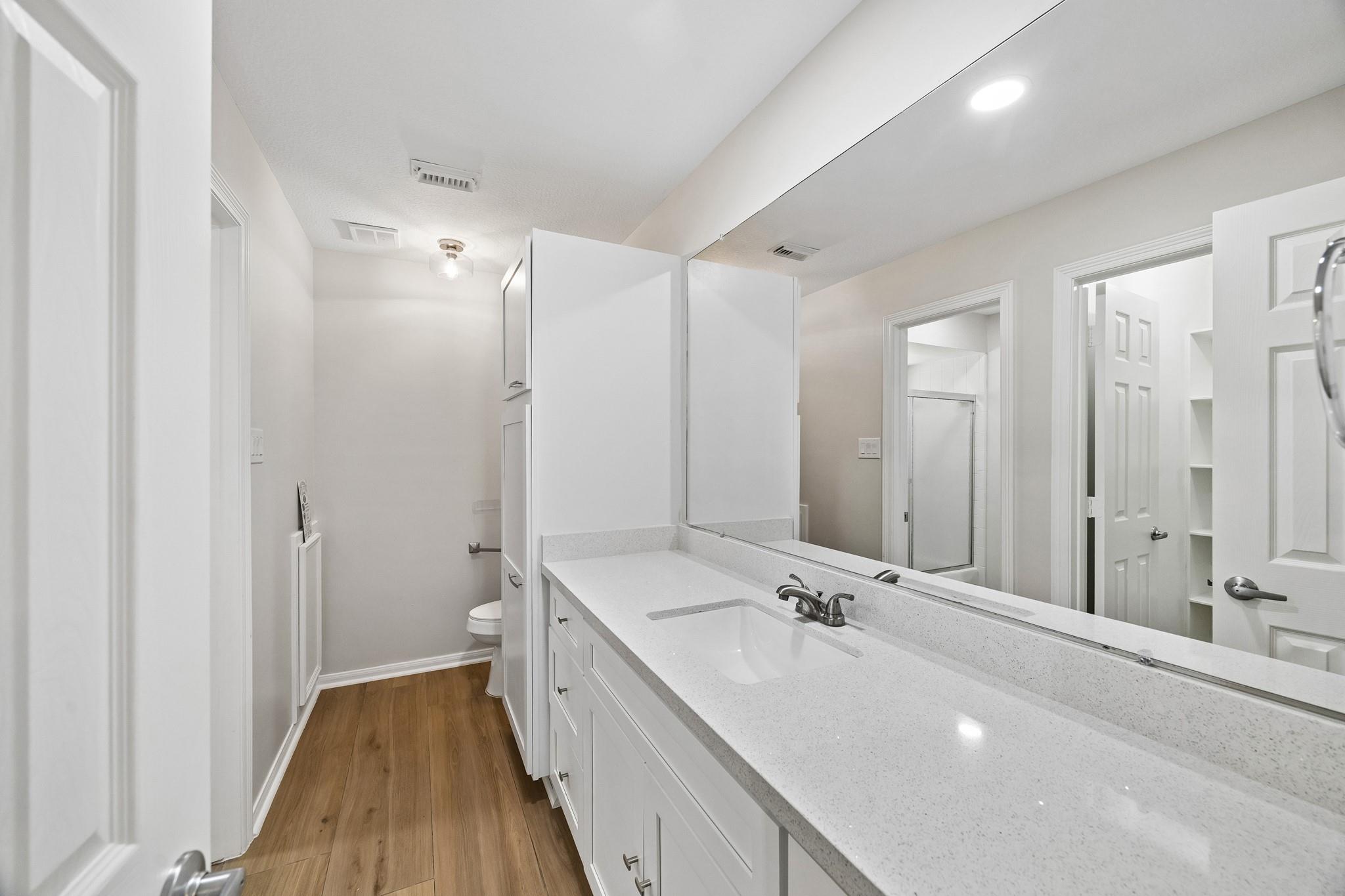 906 Valley Commons Drive Property Photo 24