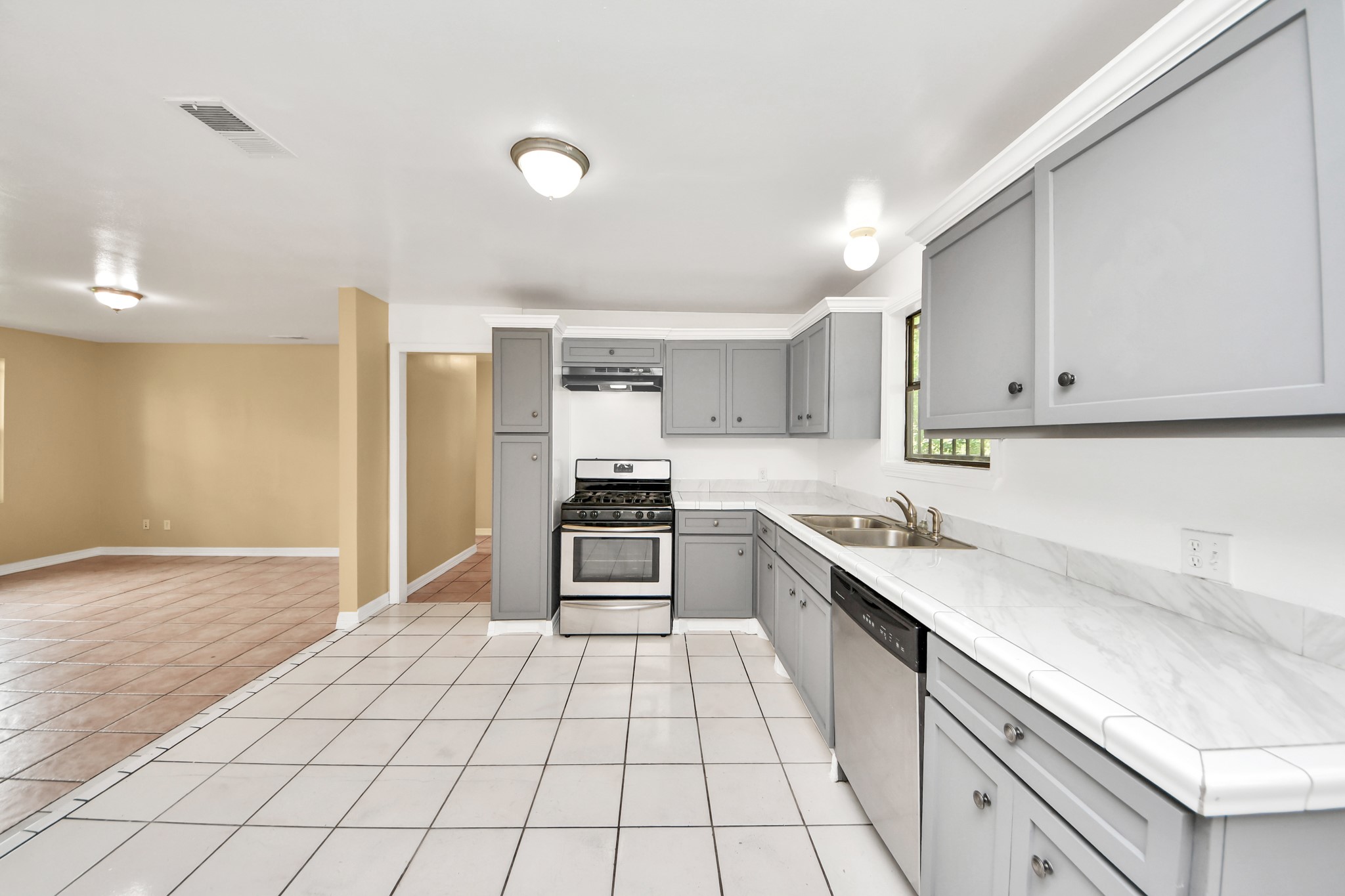 8830 Laura Koppe Road Property Photo 6