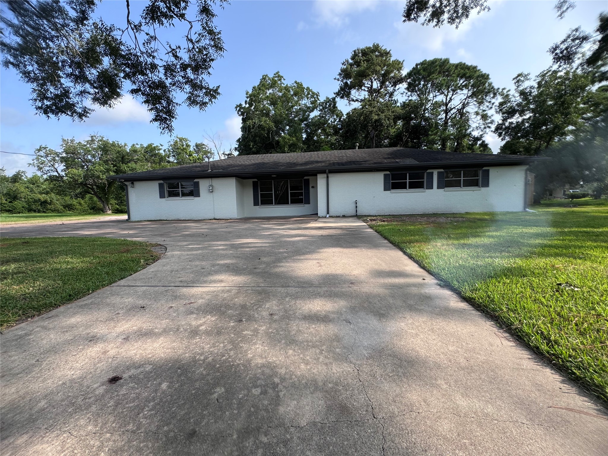 319 E South Street Property Photo 1