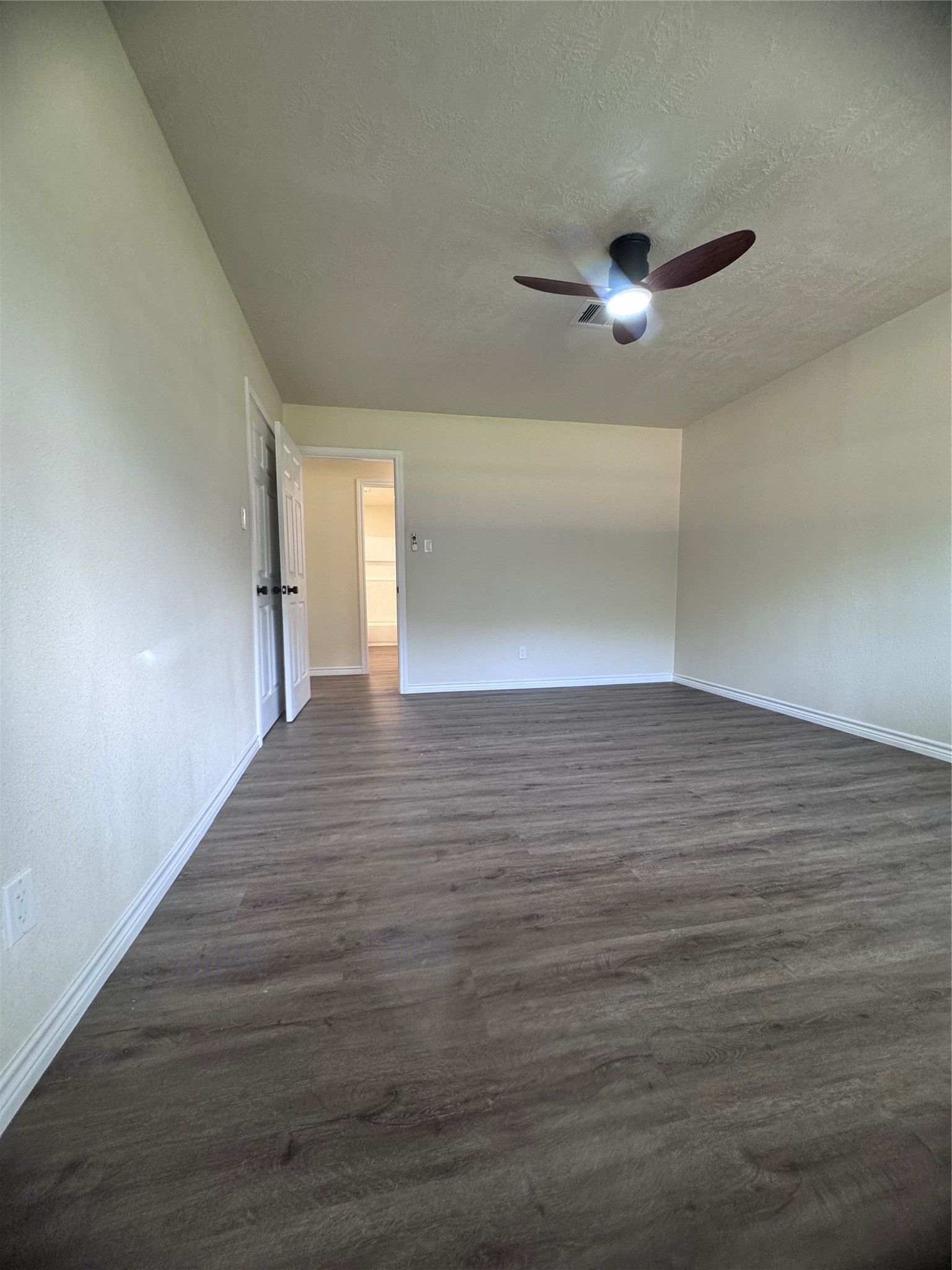 319 E South Street Property Photo 11