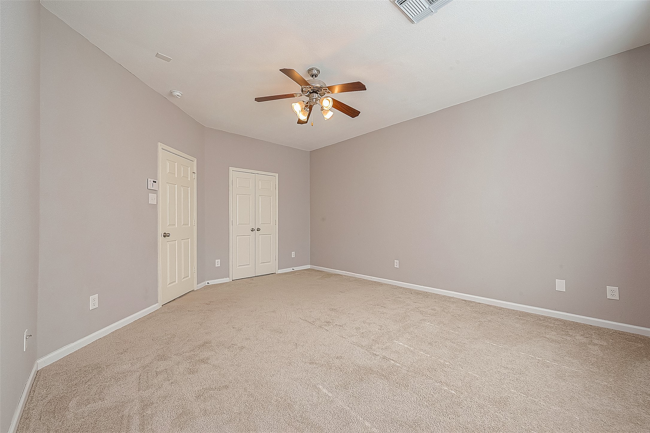 5203 Heatherdawn Court Property Photo 25