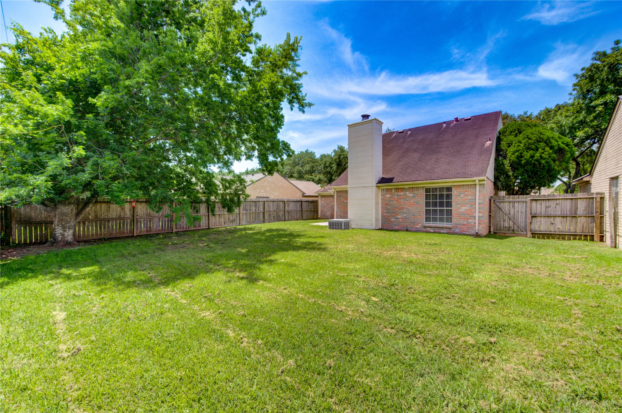 2815 Lakefield Way Property Photo 8