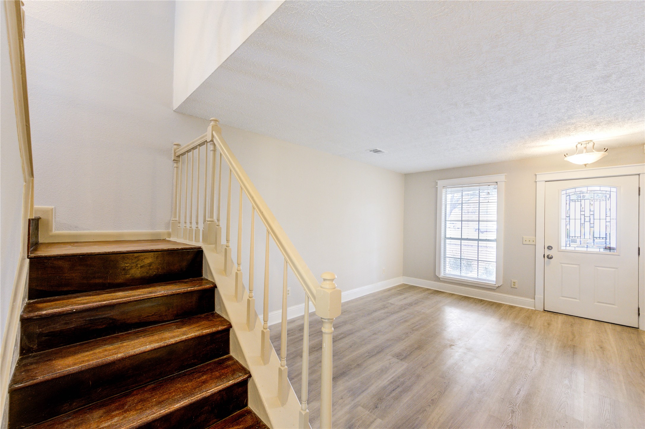 2815 Lakefield Way Property Photo 13