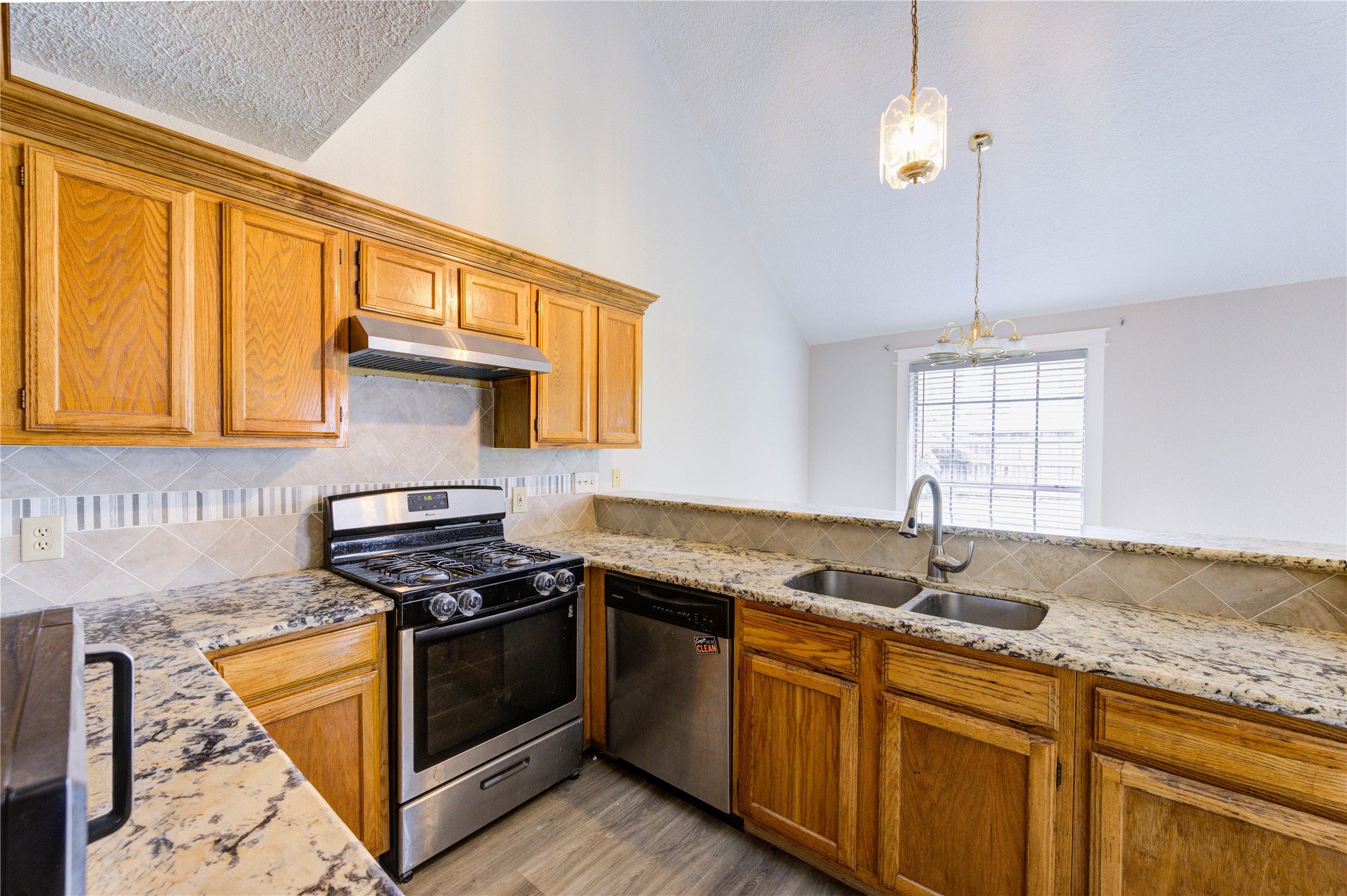 2815 Lakefield Way Property Photo 26