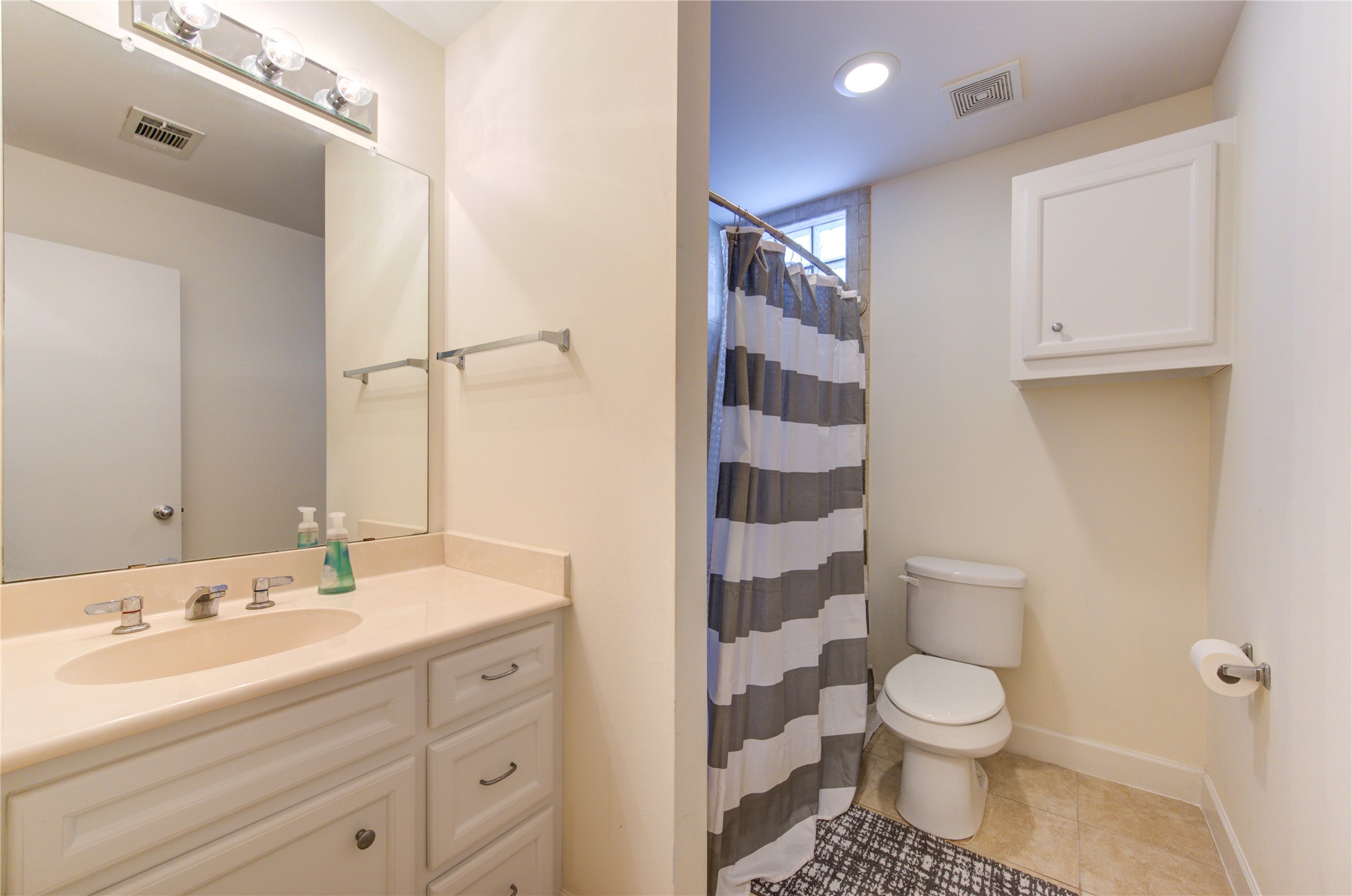 2710 Hullsmith Drive 402 Property Photo 7