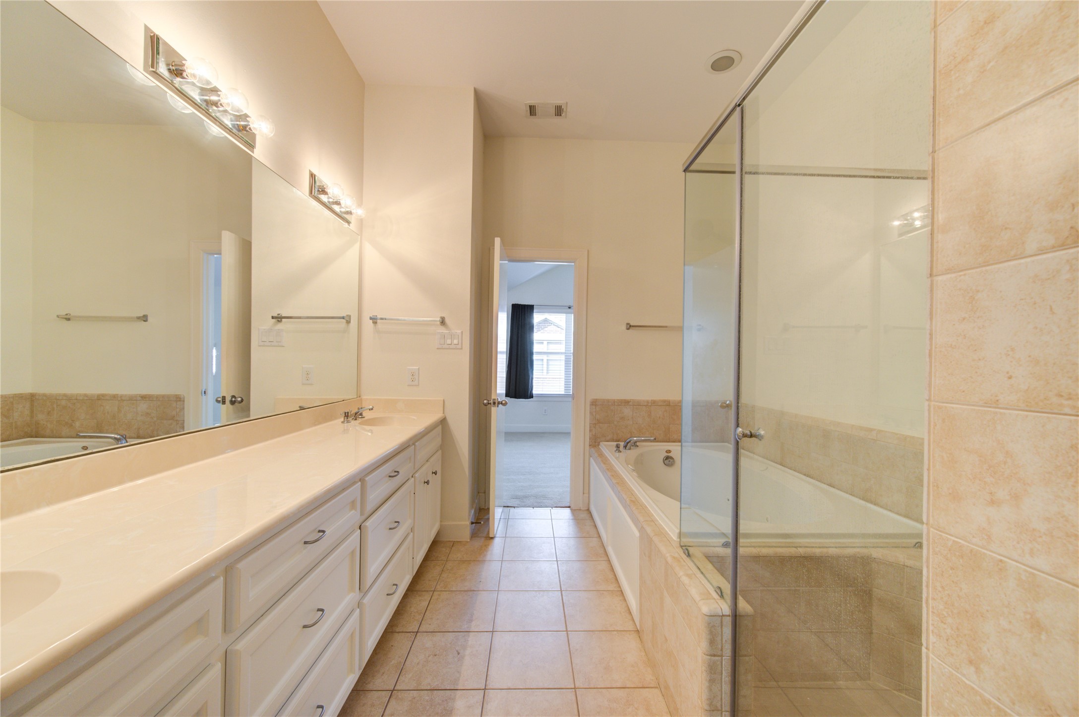 2710 Hullsmith Drive 402 Property Photo 28
