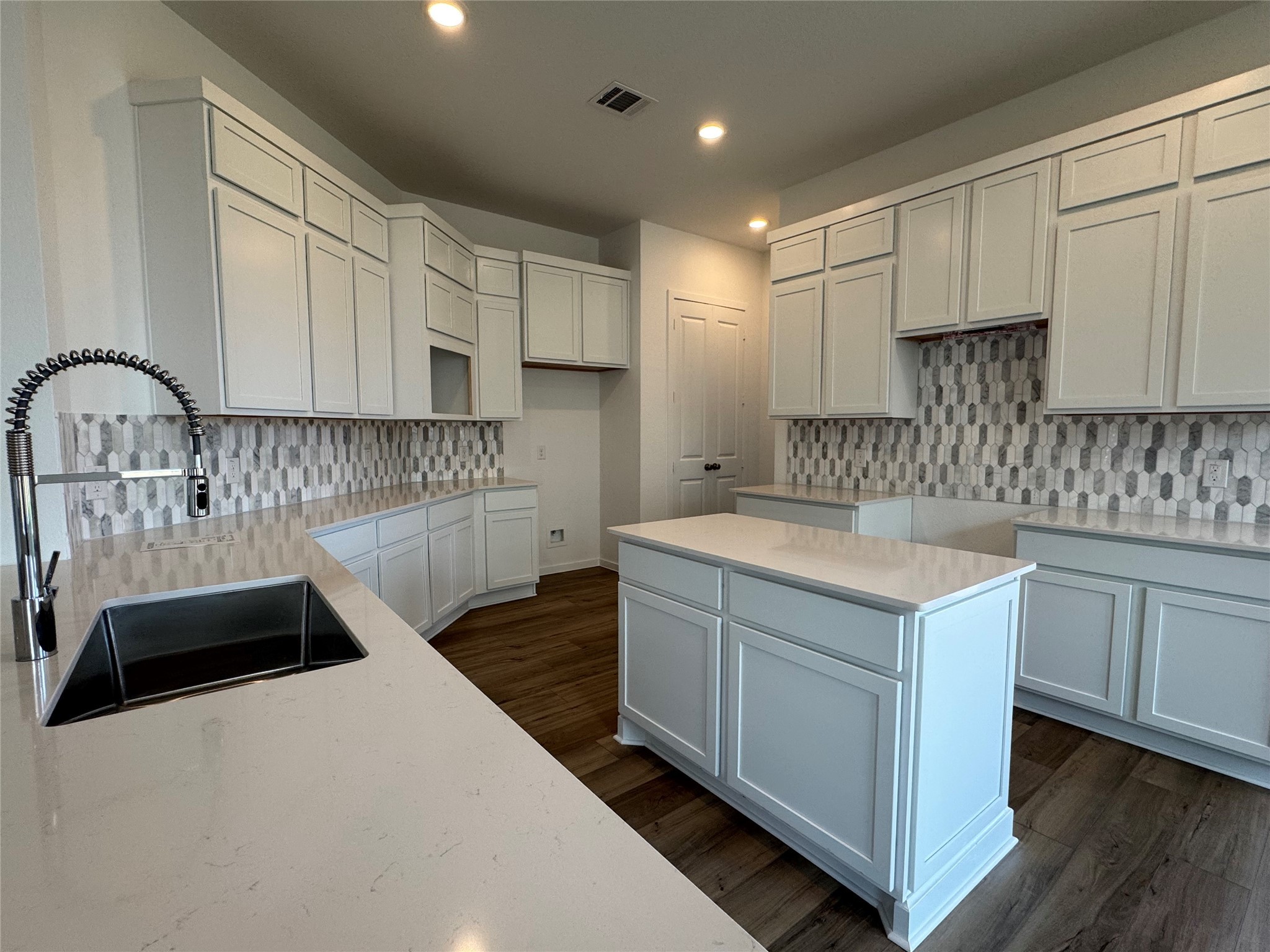 8323 Bristol Diamond Drive Property Photo 3