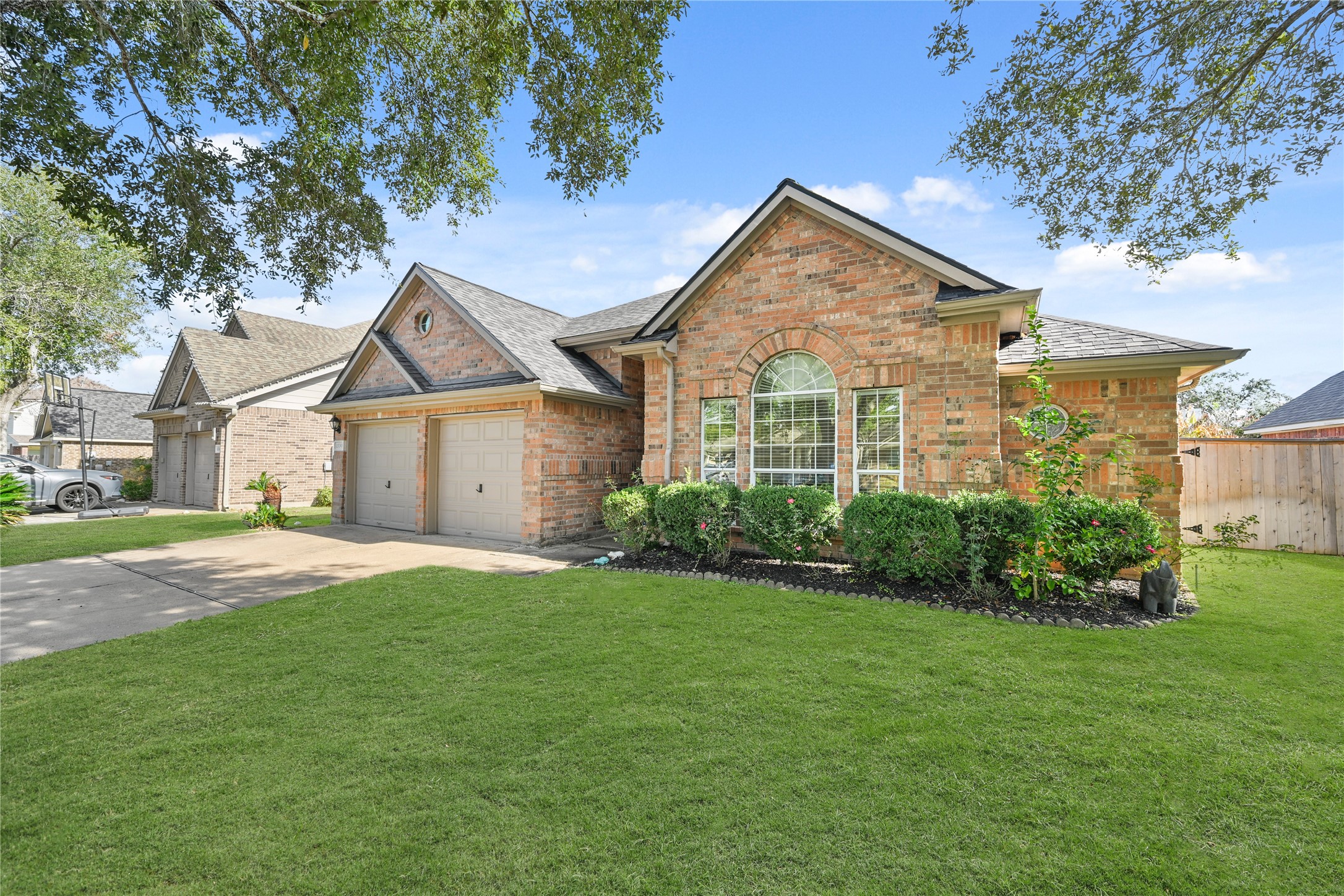 1330 Leigh Gardens Drive Property Photo 2