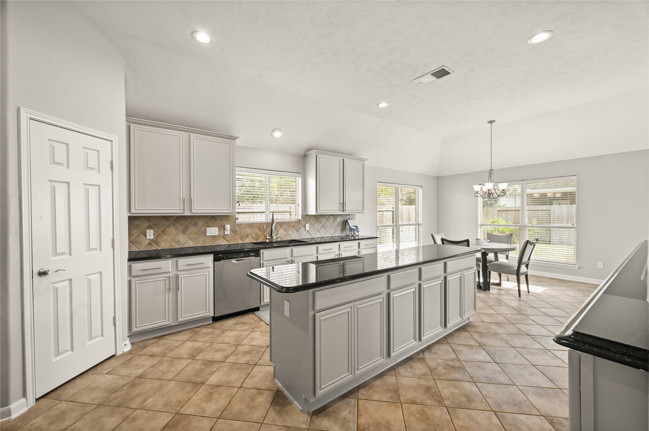 1330 Leigh Gardens Drive Property Photo 17