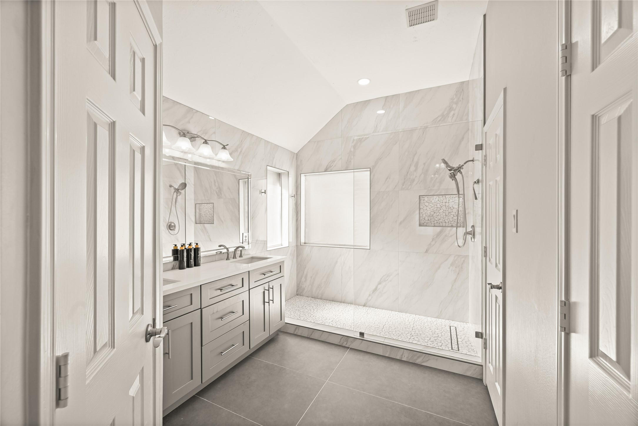 1330 Leigh Gardens Drive Property Photo 26