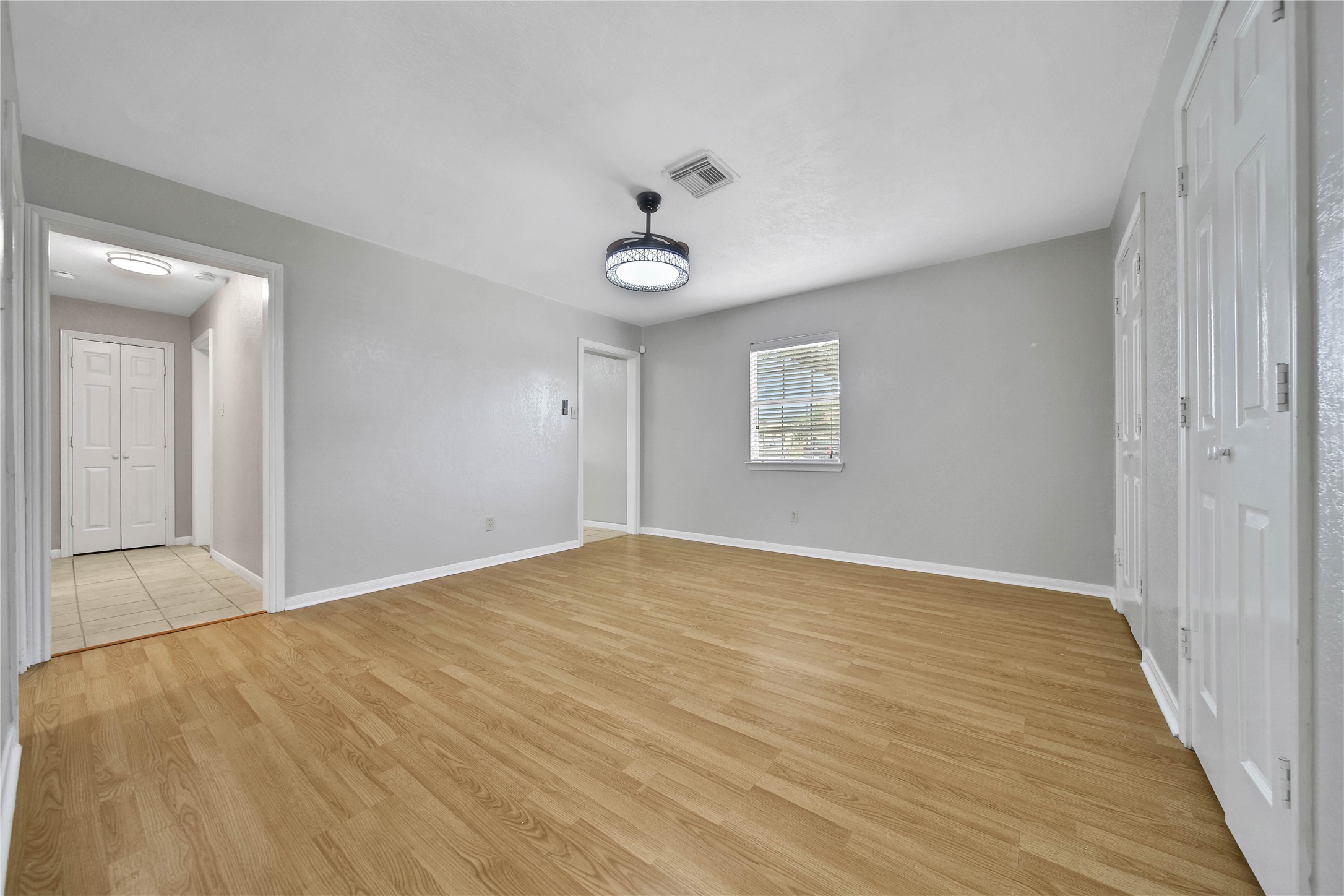 307 Lawrence Street Property Photo 8