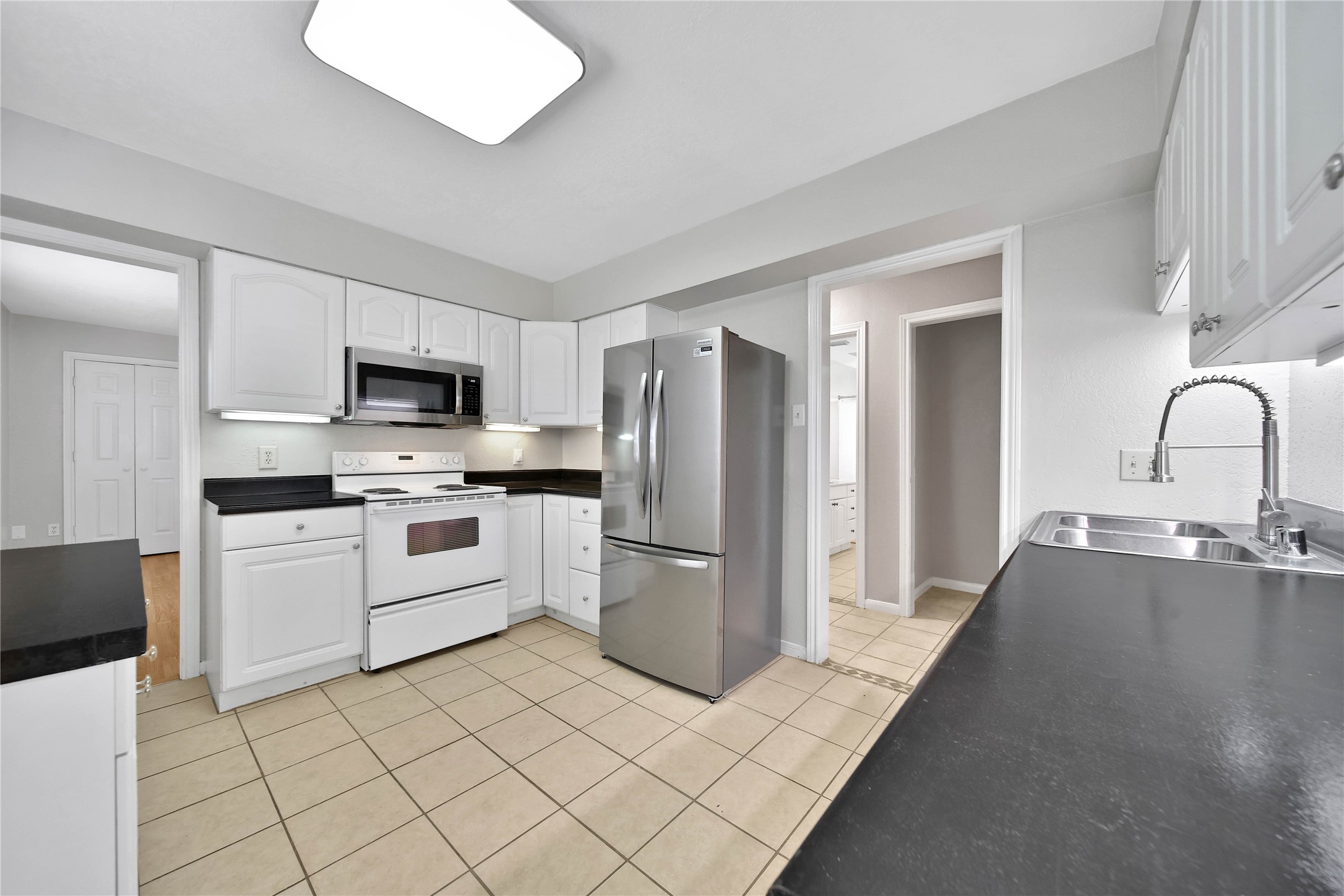 307 Lawrence Street Property Photo 9