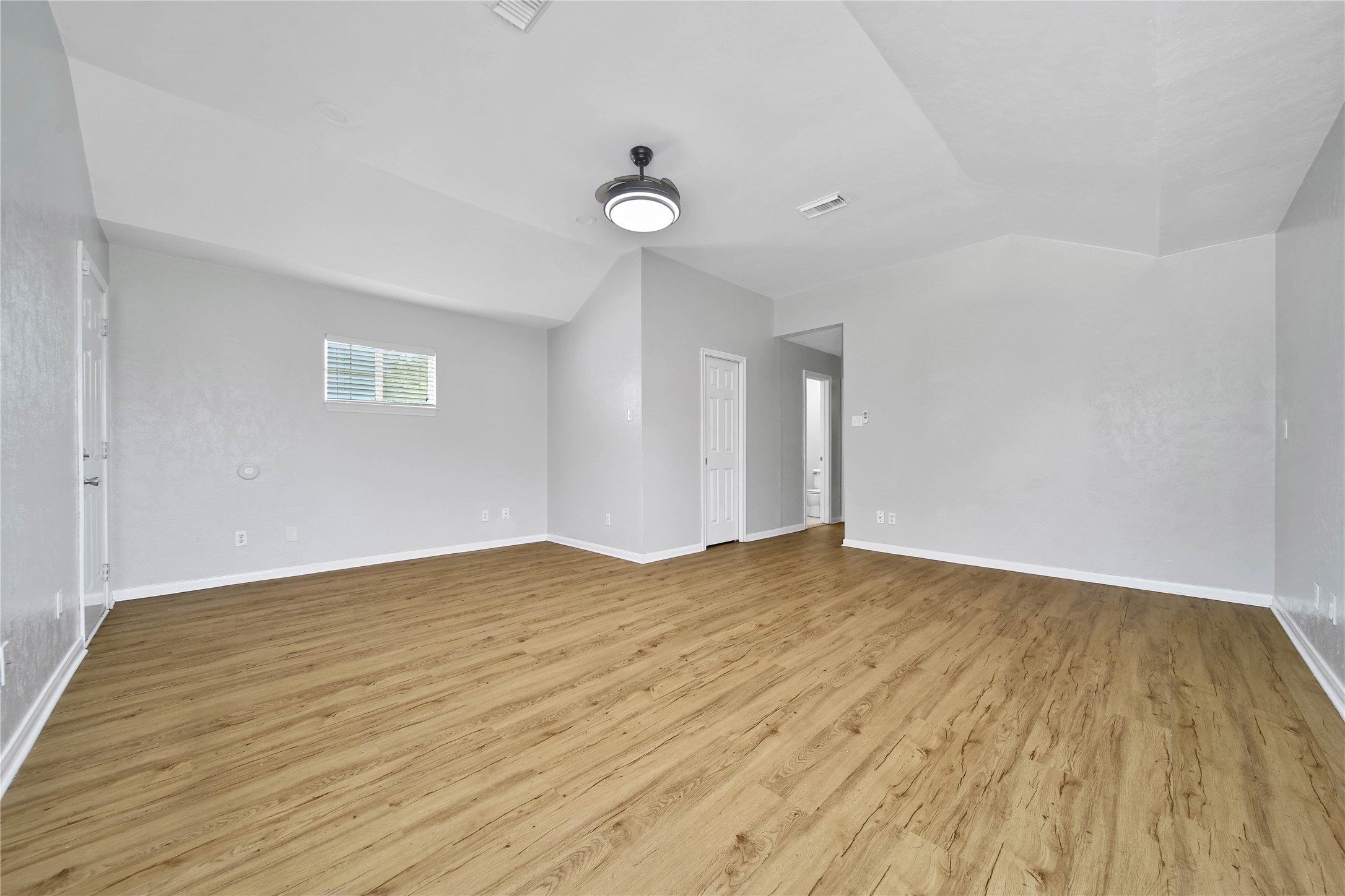 307 Lawrence Street Property Photo 13