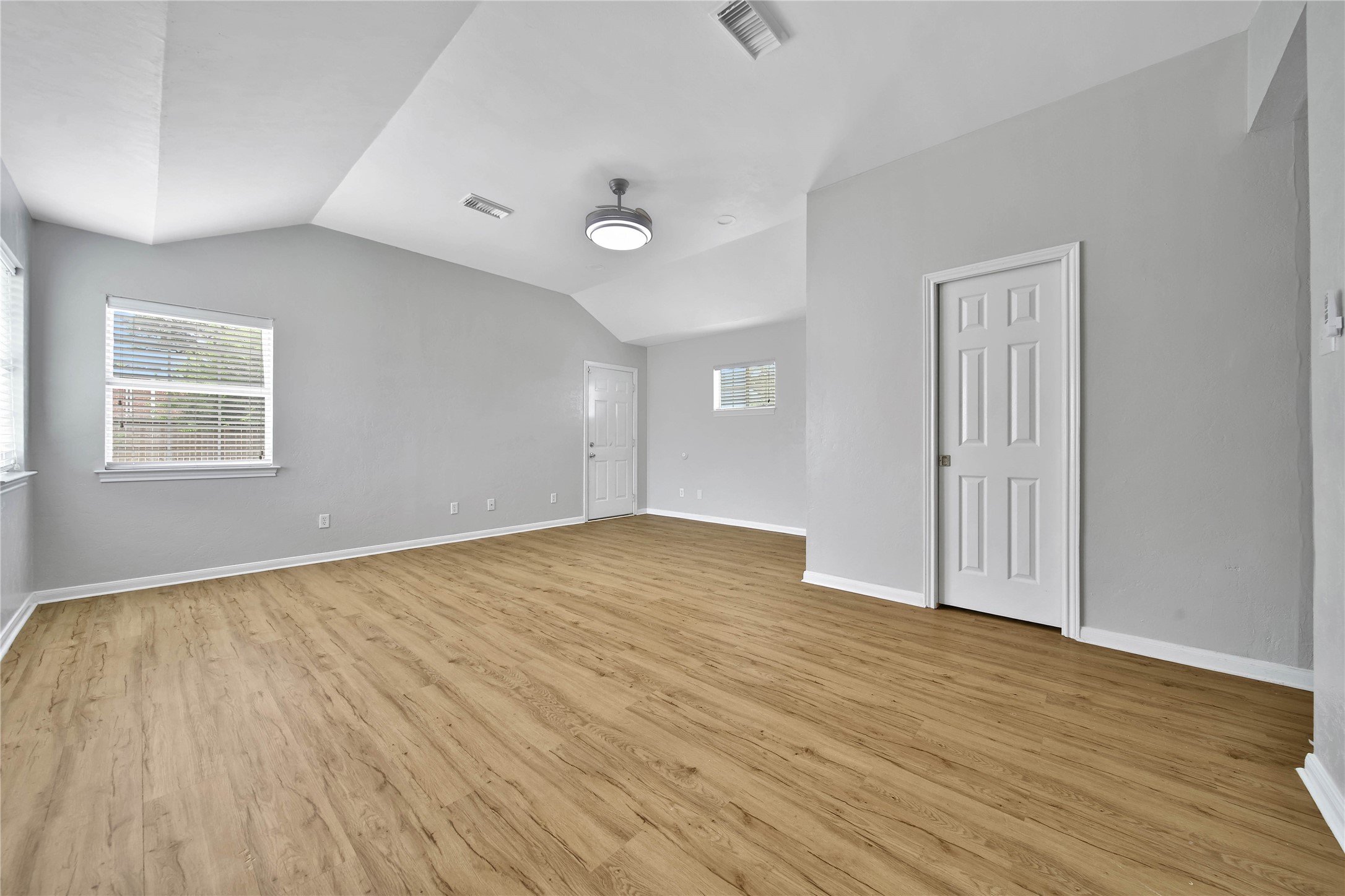 307 Lawrence Street Property Photo 15