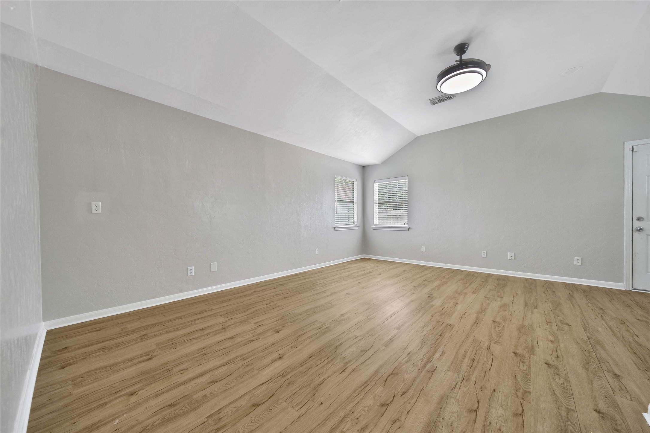 307 Lawrence Street Property Photo 16