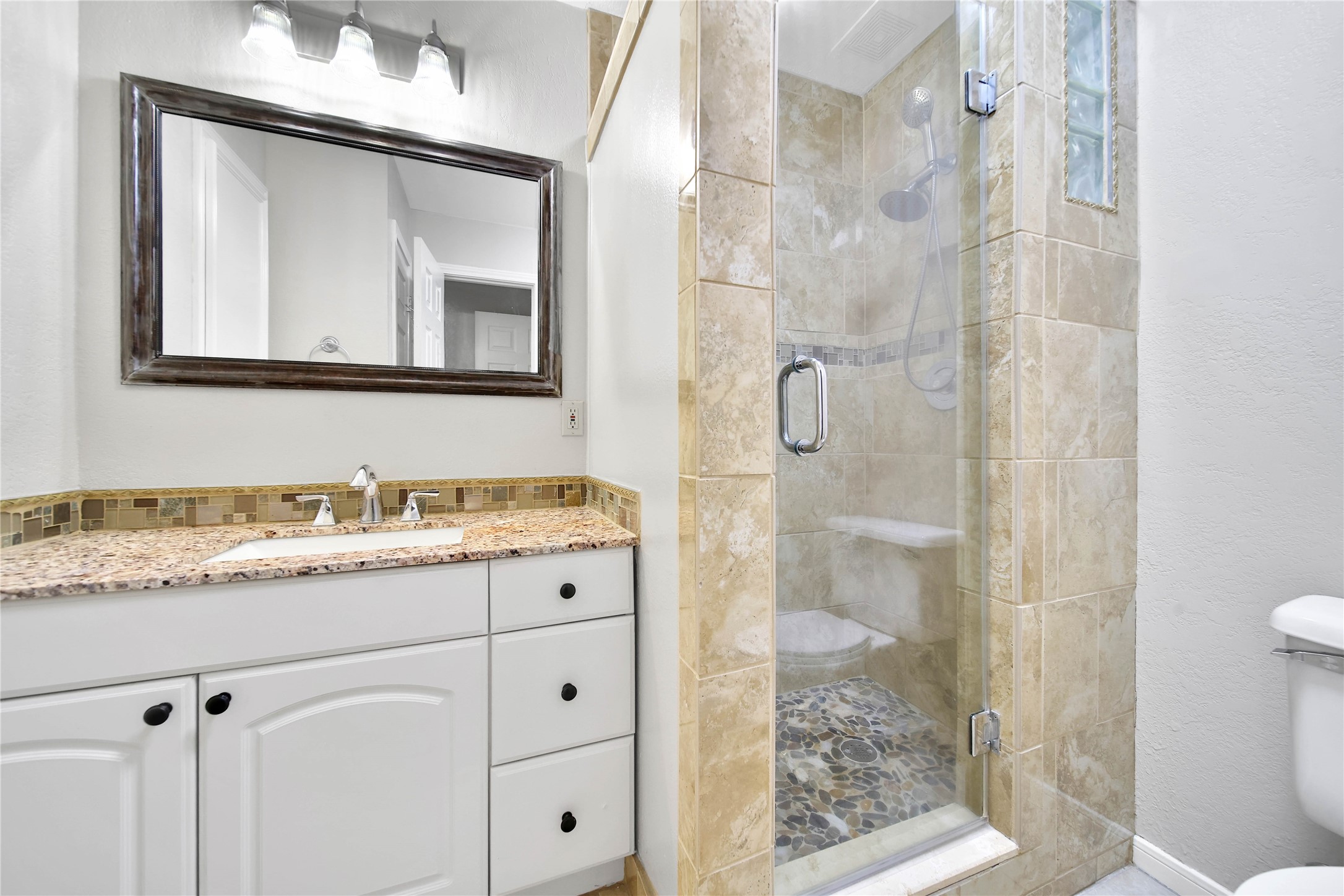 307 Lawrence Street Property Photo 17